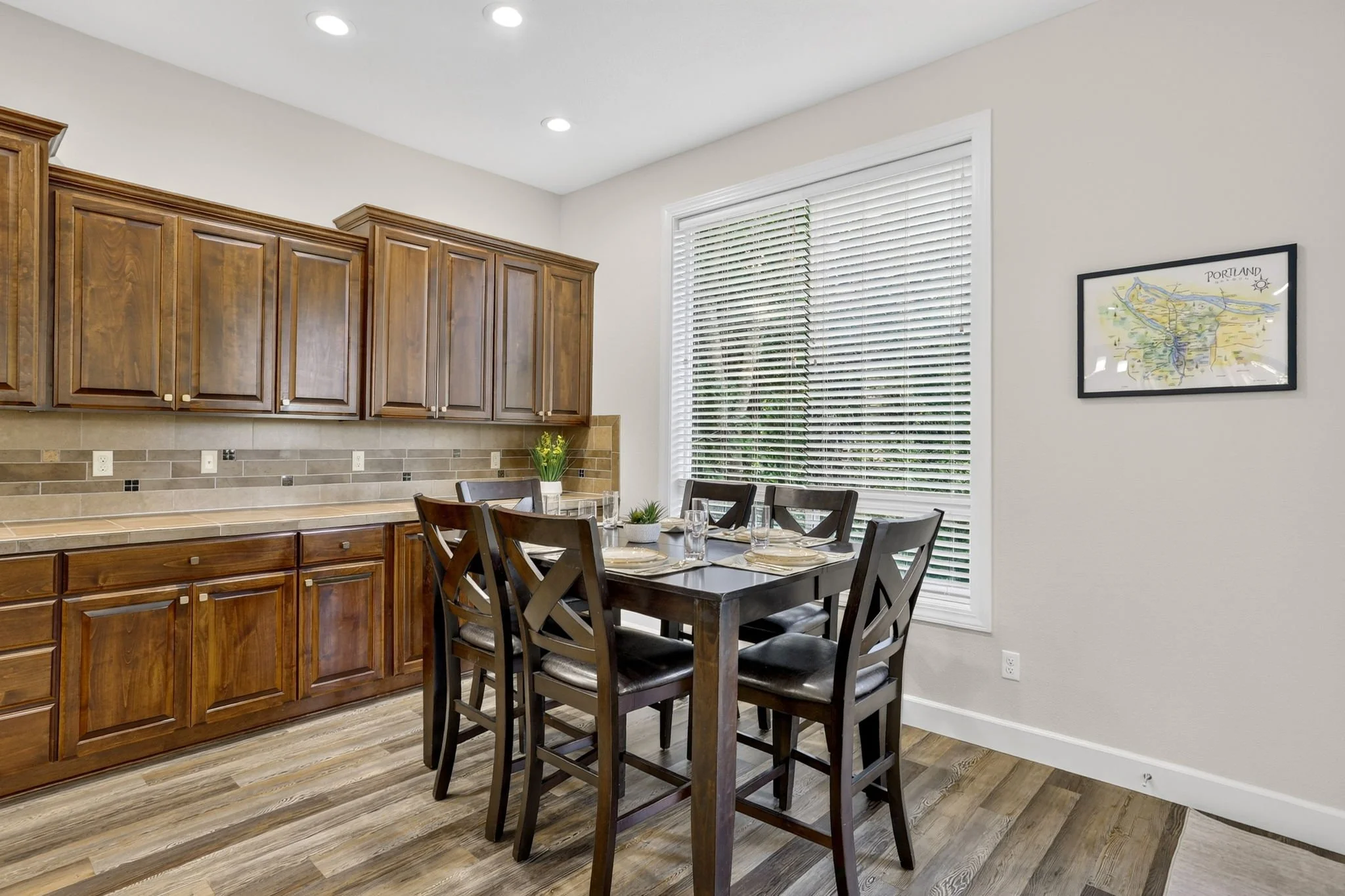 11368 NW Pumpkin Ct - Kitchen Dining to Deck