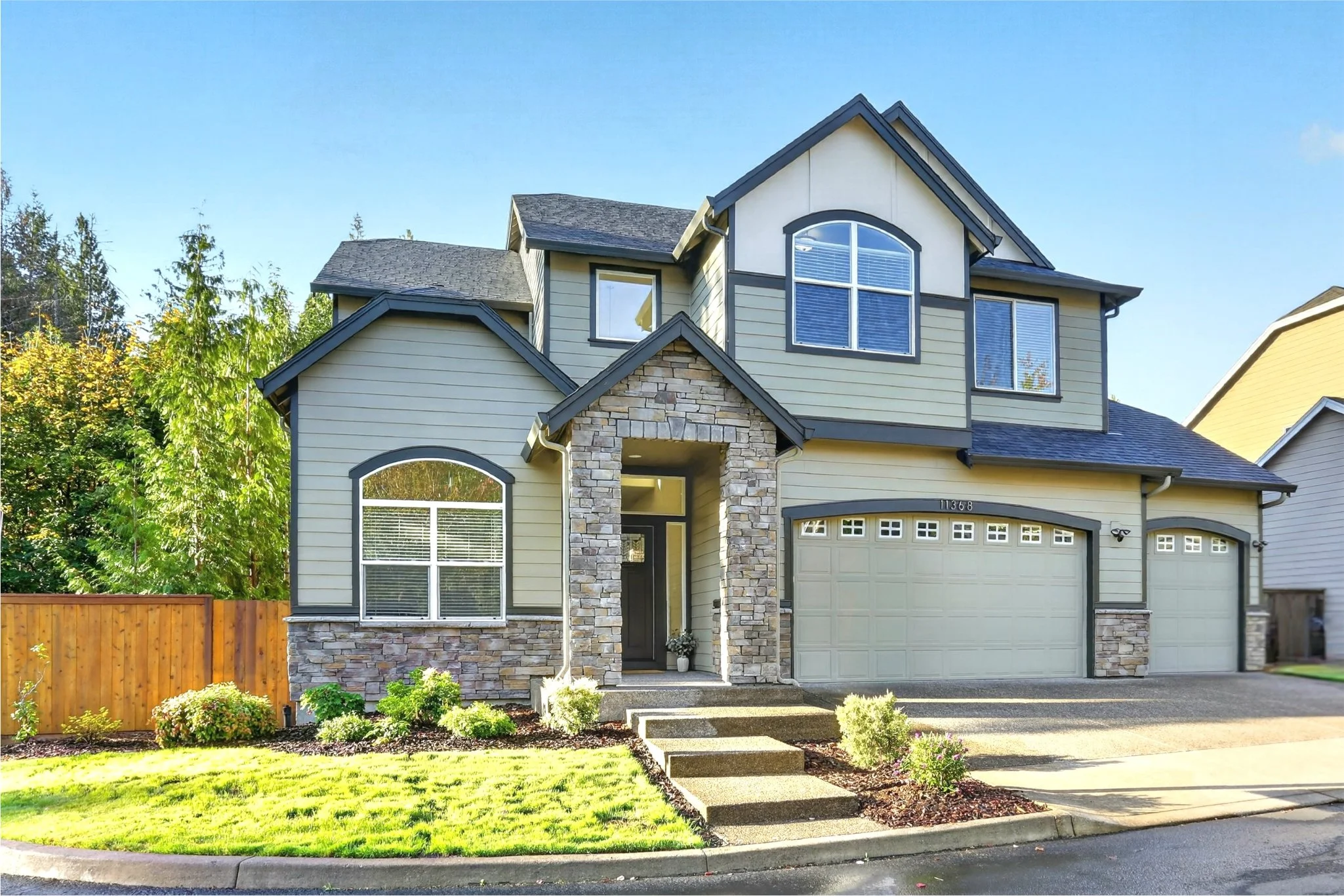 11368 NW Pumpkin Ct - Front of House