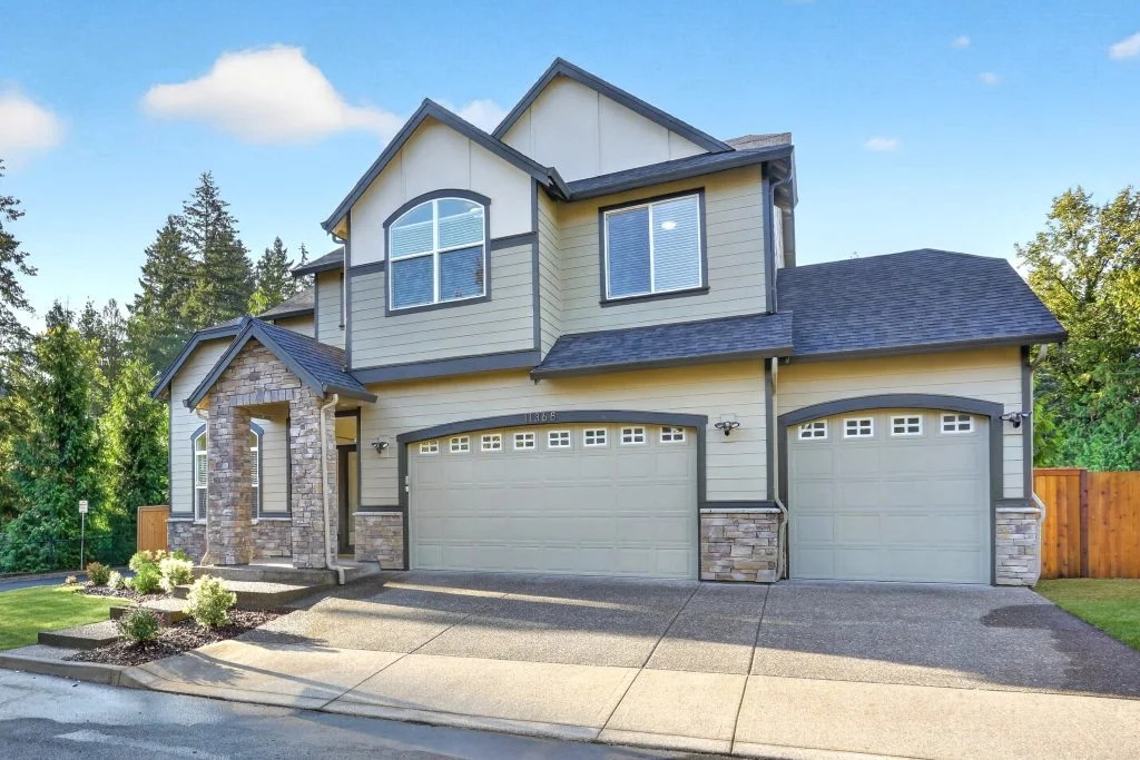 11368 NW Pumpkin Ct - Right Side View