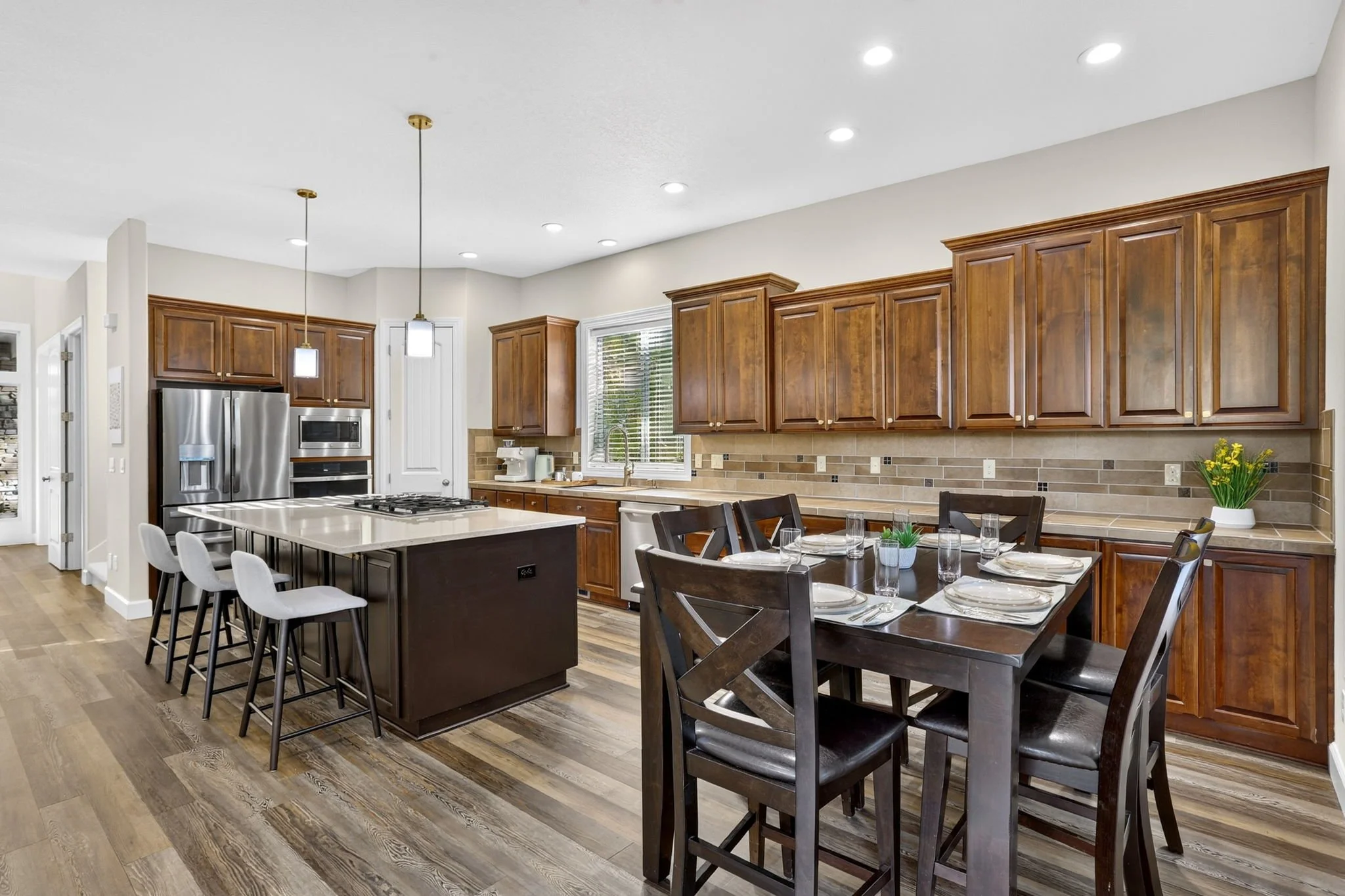 11368 NW Pumpkin Ct - Kitchen Cupboards + Pantry