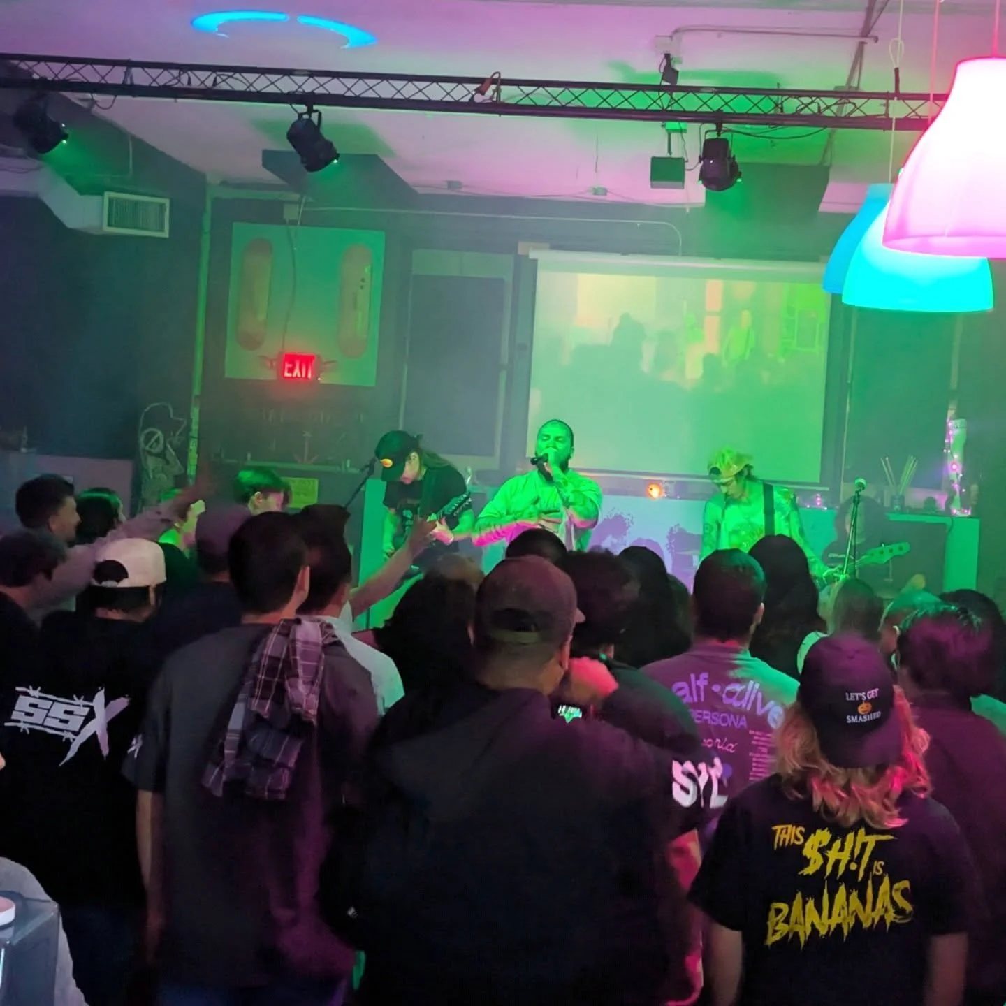 Busy night but managed to get some pics from last nights show with SSX, Funeral Flowers, Bag of Teeth, and Crop Circles.