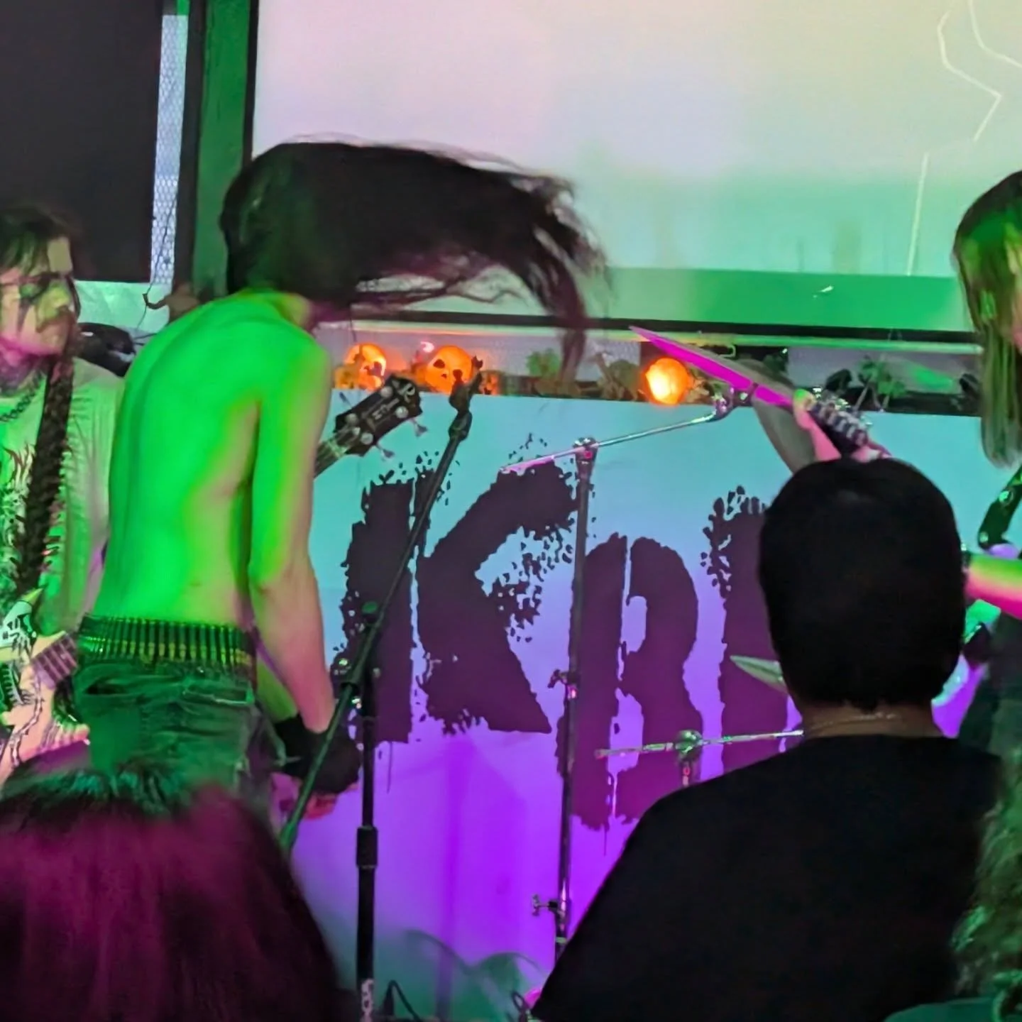 Some photos from last night with M.A.N, Cockatrice, Sarin Reaper, and Strzyyga!