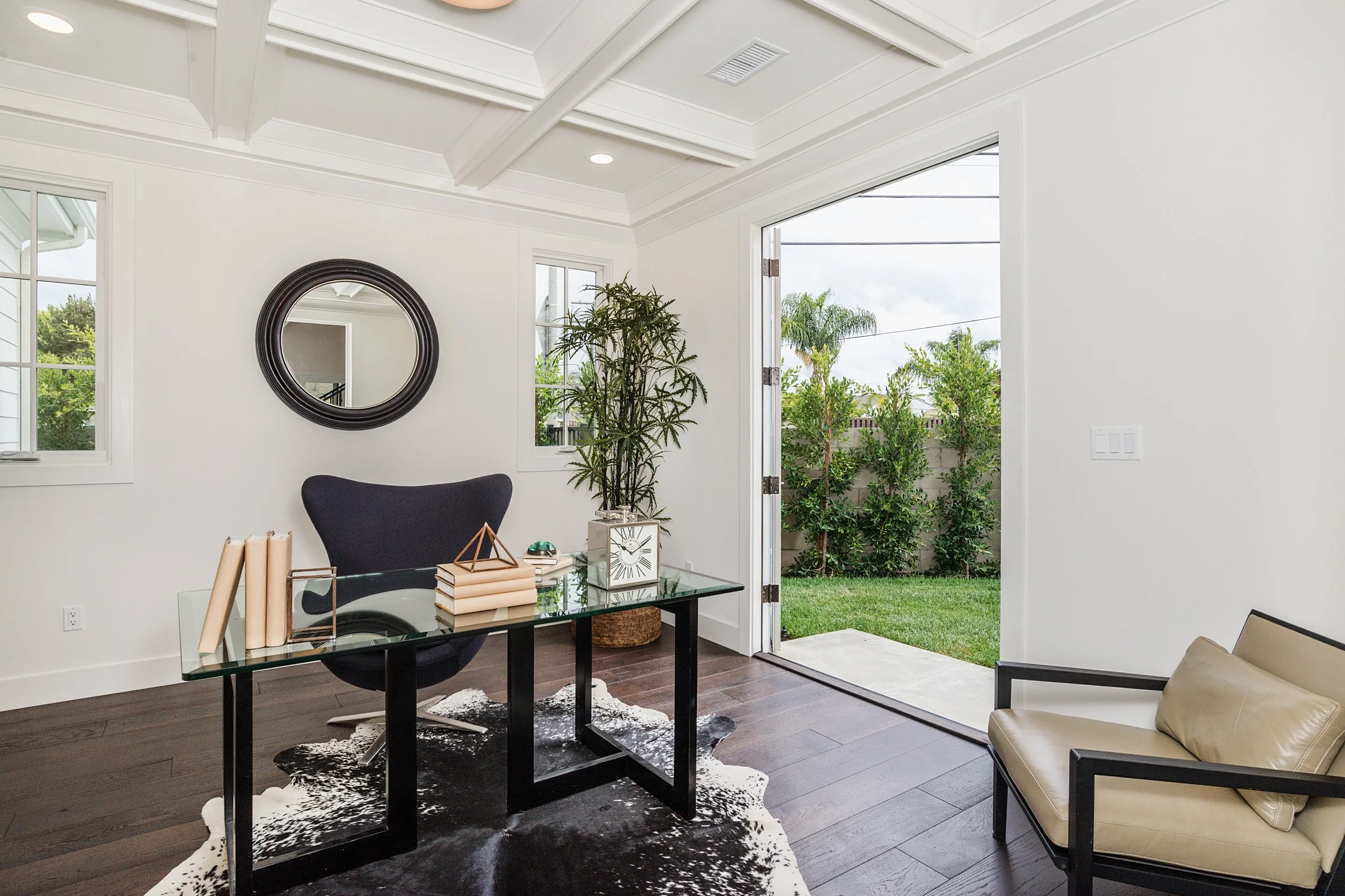 8057AltavanAve-011.jpg