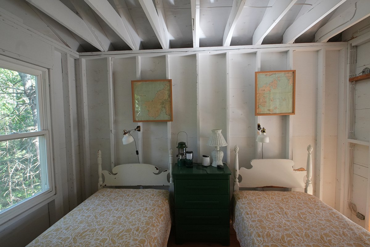 bunkie beds straight 200.jpg