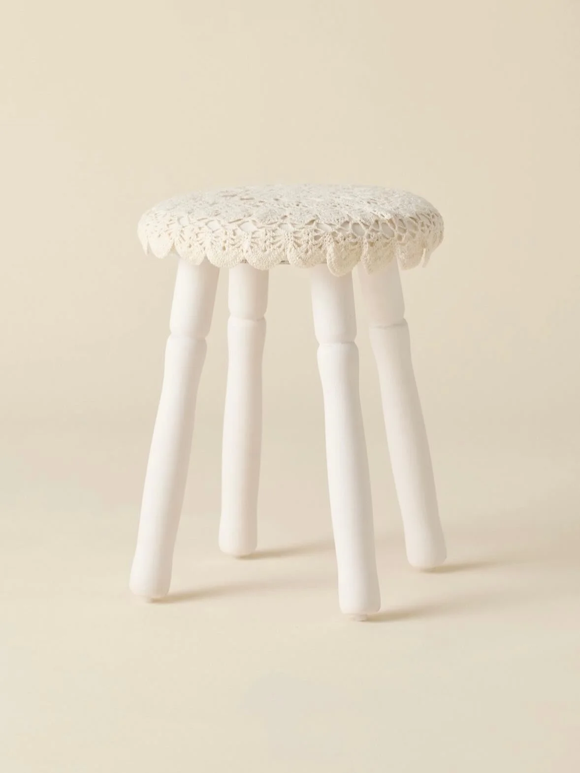 Doily Crochet Cushioned Stool for @urbanoutfittershome 

#furnituredesign #urbanoufitters #homedesign #productdesign #interiordesign