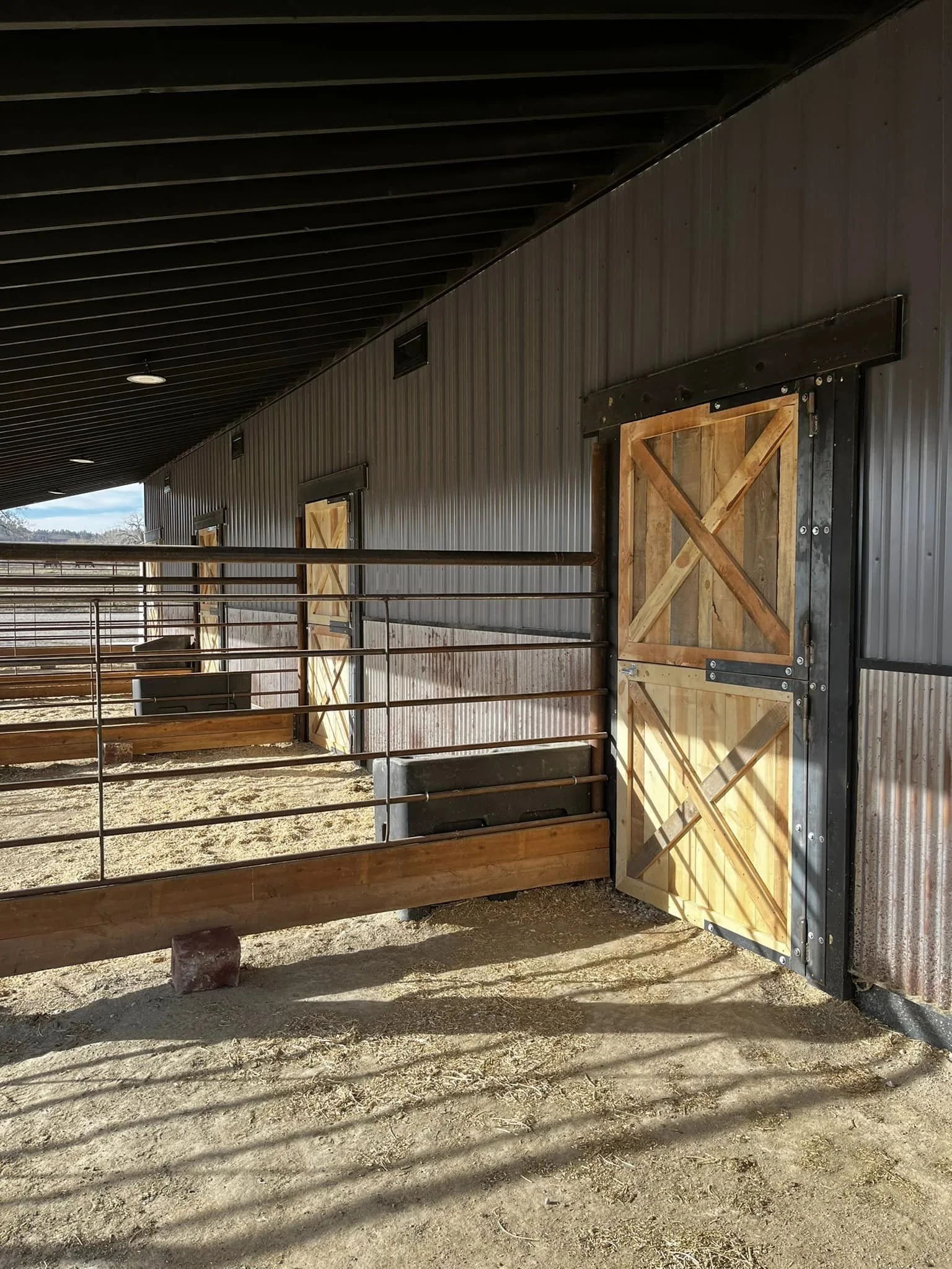 BARN DOOR