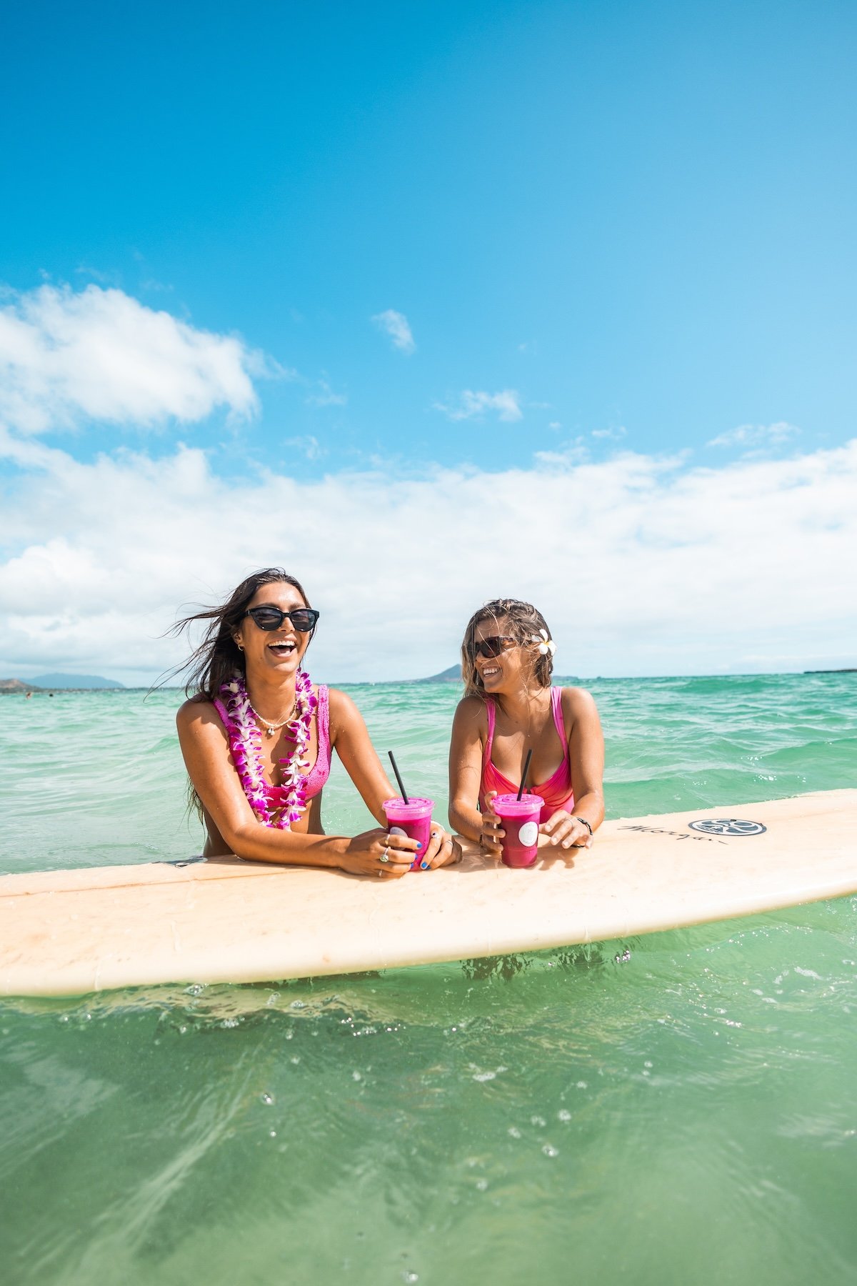 Strategic-content-marketnalu-health-bar-hawaii-girls-ocean.jpg