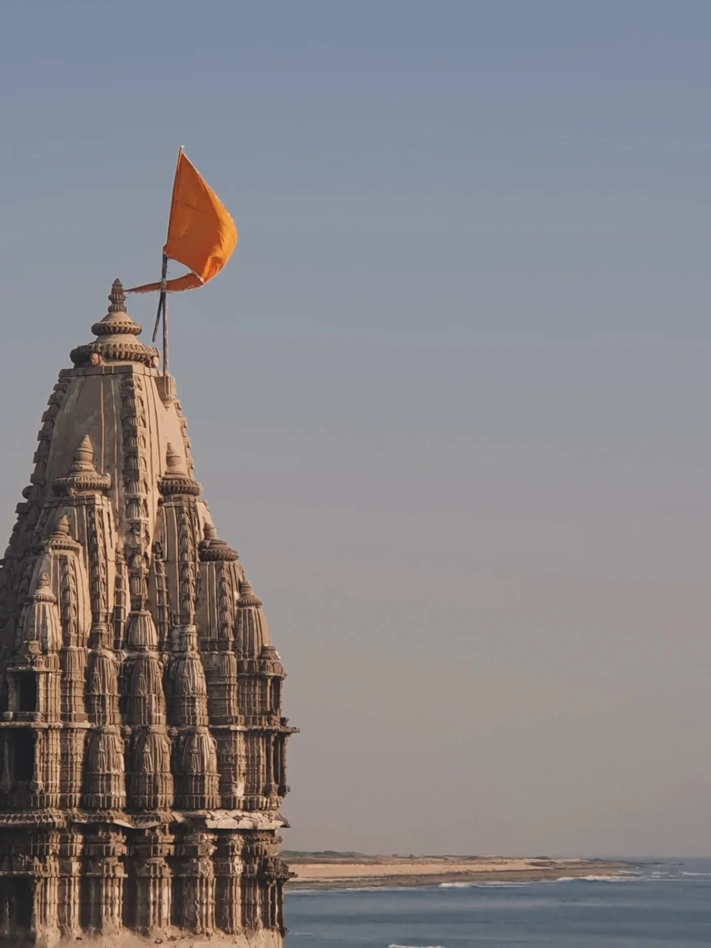 1. Shree Samudra Narayan Temple, Dwarka.
2. The Arabian Sea.
3. Shankaracharya Gufa (Cave) A cave where Adi Shankaracharya is said to have meditated.
4. Gomti Ghat, Dwarka.
5. Nageshwar Jyotirlinga.
6. Makardhwaj temple, Beyt Dwarka. Makardhwaj was  