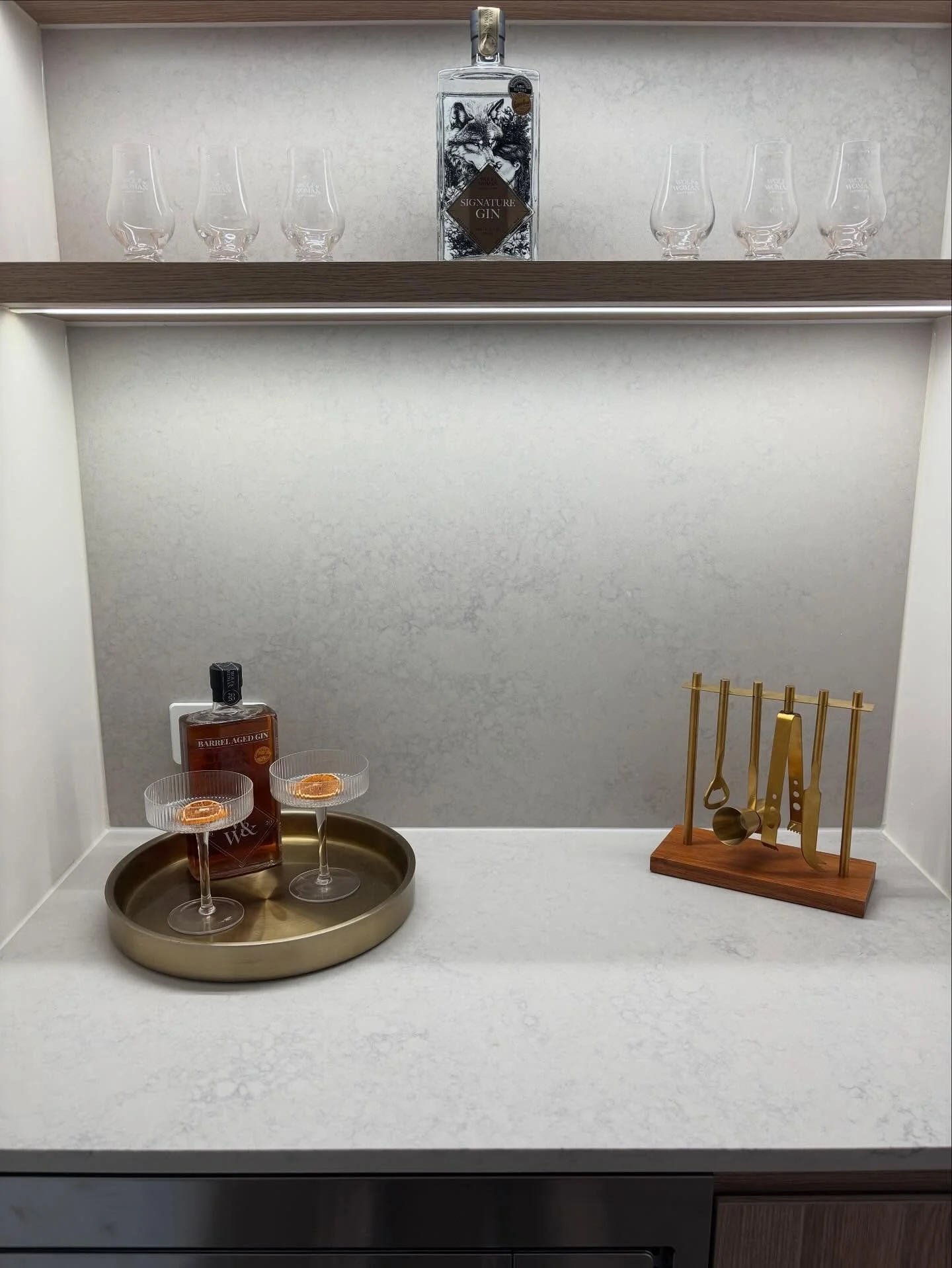 We LOVE partnering with local businesses to enhance our styling. Thank you April and team at @wolfandwomandistillery your products are amazing and so is your generosity 🤎

If you haven&rsquo;t been to @wolfandwomandistillery before, head down and ch