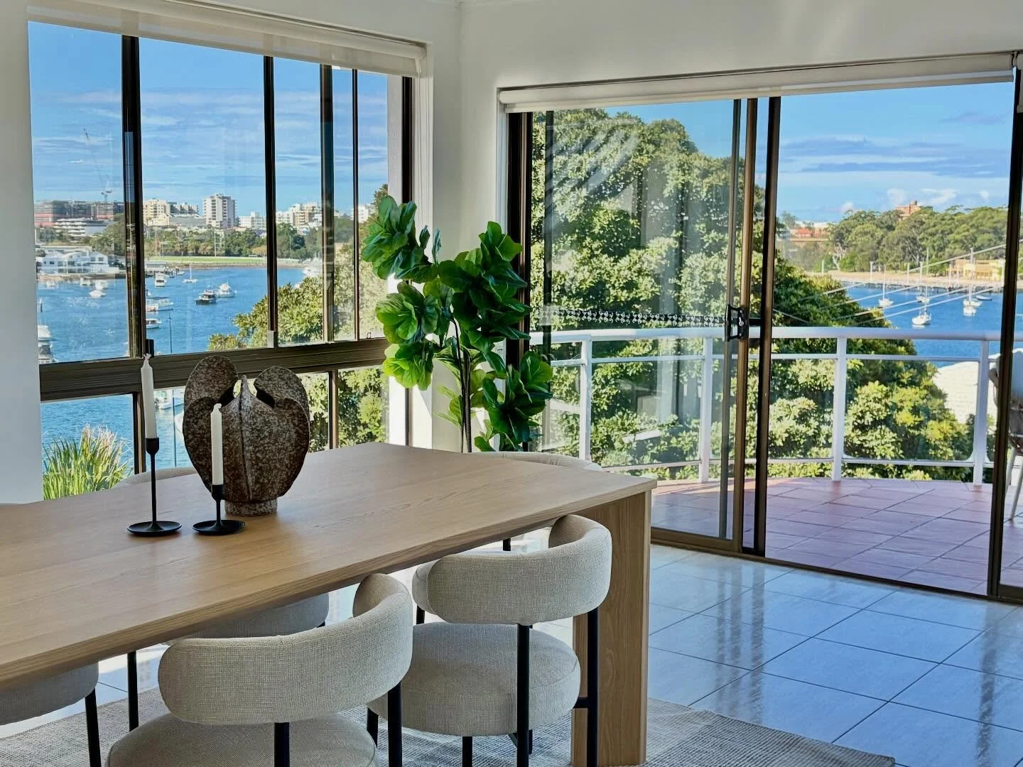 INSTALL || Burrendeer 

WHAT A VIEW!! Every single room pretty much has this view&hellip; stunning!! 180 Degrees of this view 🤎

Styled For @tiffanyperez_realestate 

#cronulla #realestate #stlist #propertstyling #180degreeviews