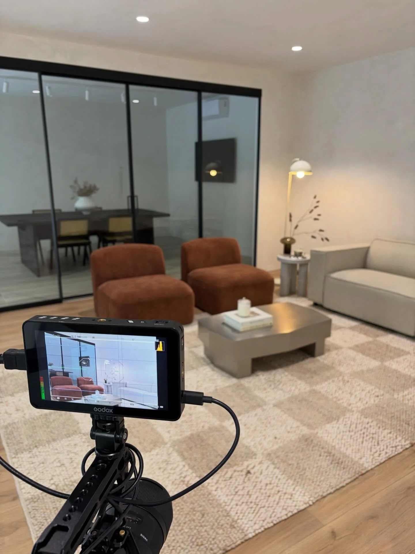 Shoot day has arrived&hellip;. 📷 

We are excited to be collaborating with the amazing team at @skydevelopments

Watch this space 🤎

#dreamteam #onestopshop #builderandinteriordesigner 

🏠 Builder @skydevelopments 
👩&zwj;💻Interior Designers @ste