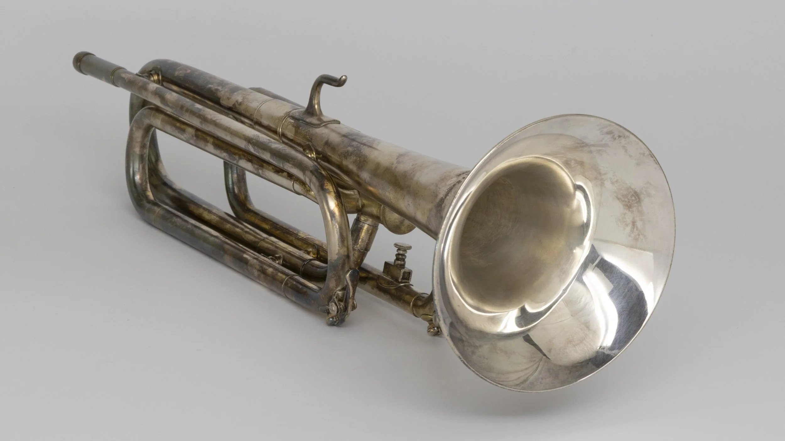 GL-271_A2-28_c1957_Boosey-Hawkes_Single-Valve-Bugle_4981