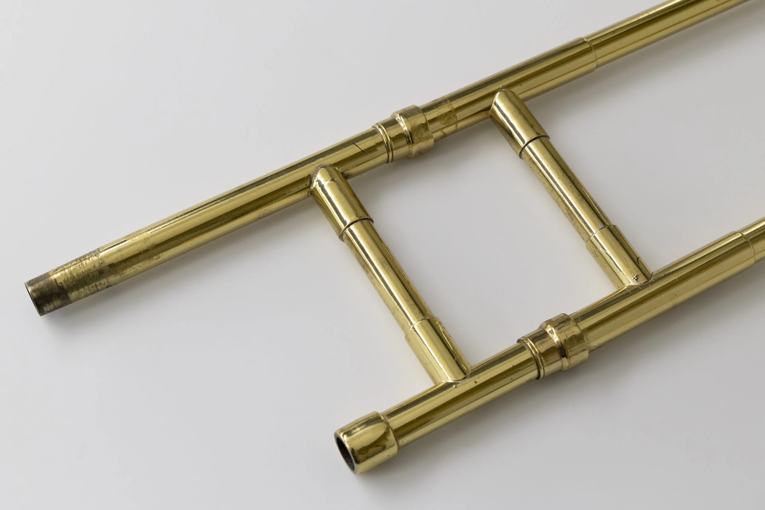 GL-069_A4-10_Reproduction_Over-the-Shoulder_Trombone_5827