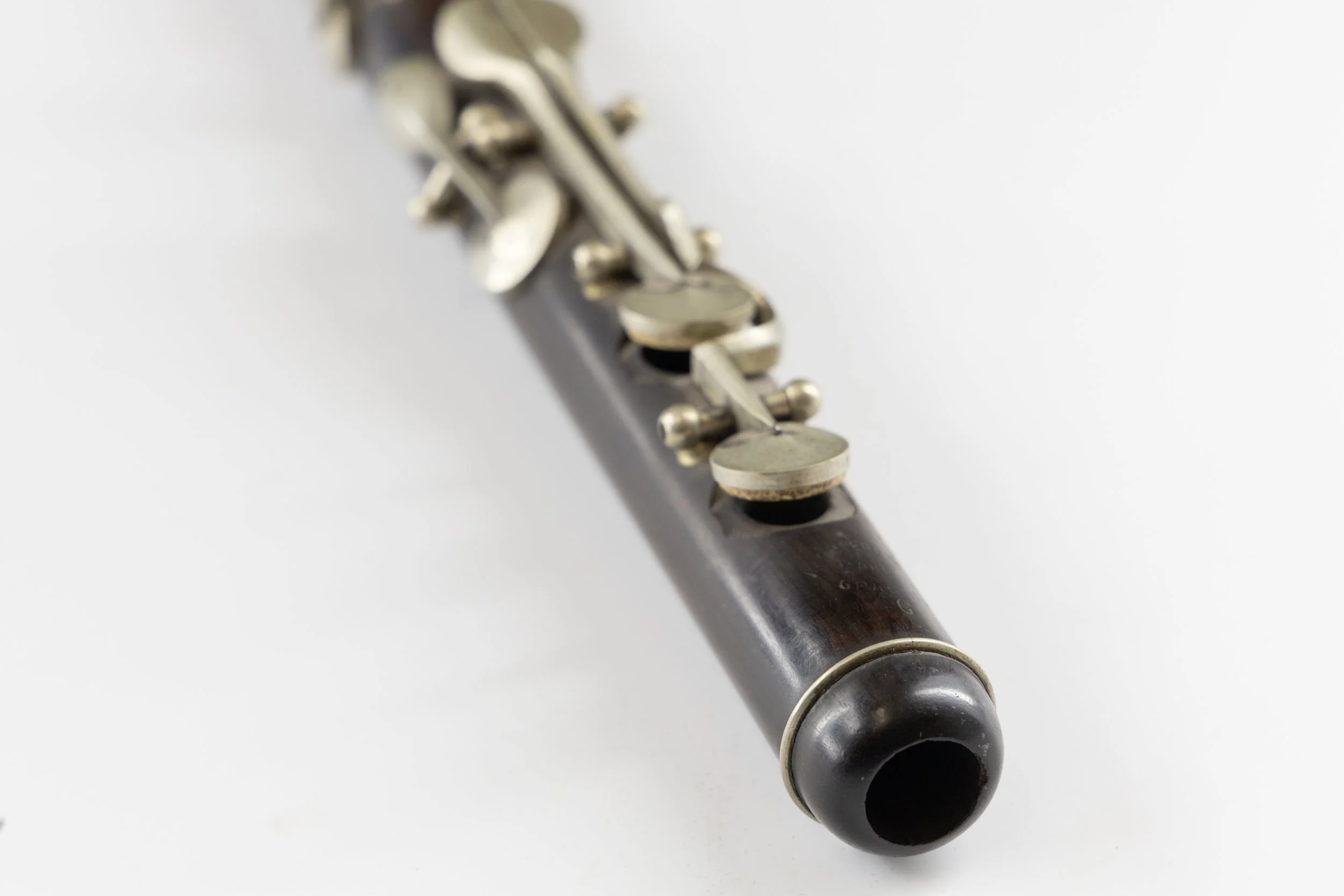 GL-144_A13-10_1918-1938_V-Kohlert-Sons_8-Key_Flute_C-Foot_16