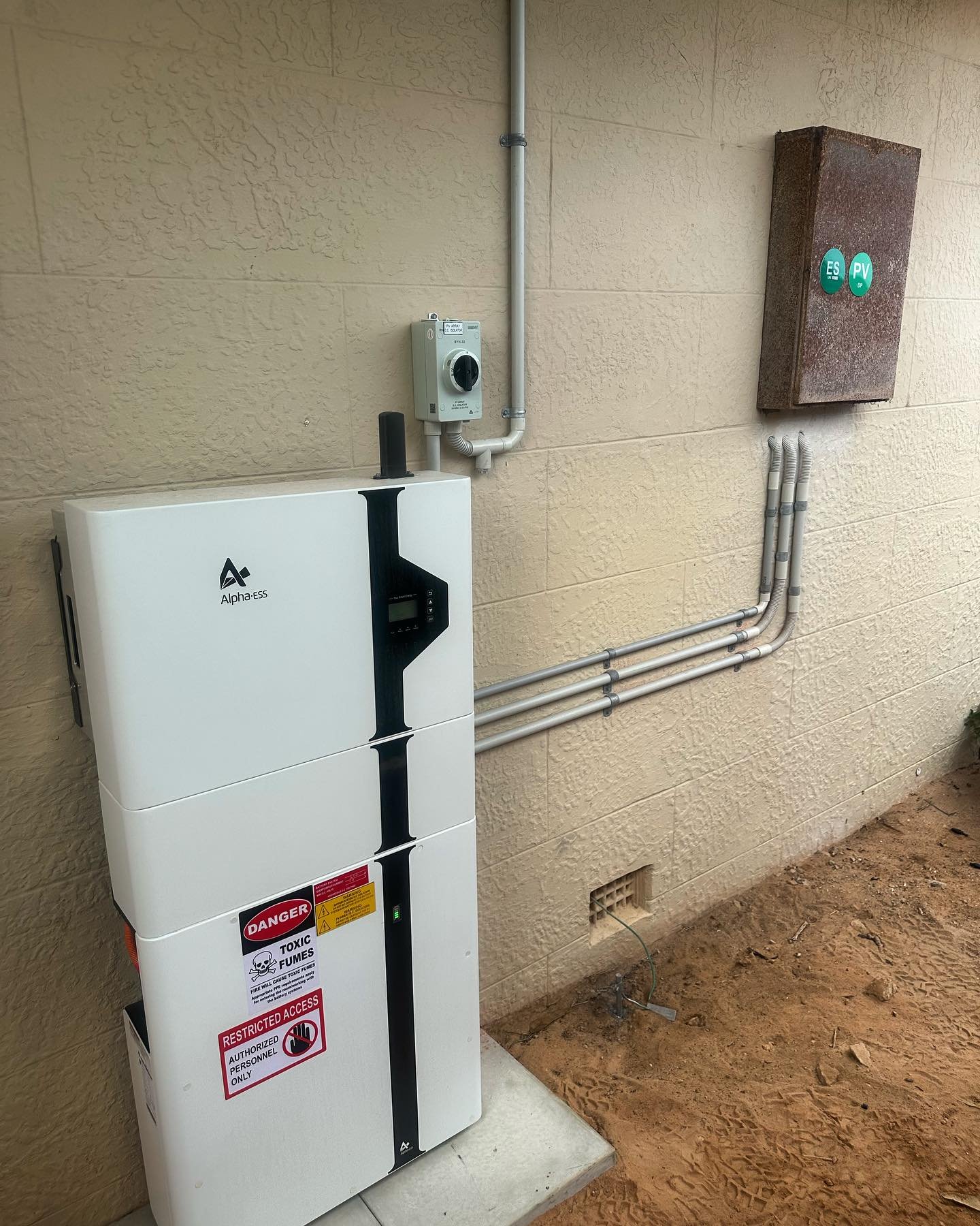 📍 Thevenard

Latest install of Alpha Smile Battery system 

#solarsystem #solarenergy #eyrepeninsula #electrical #solarbattery