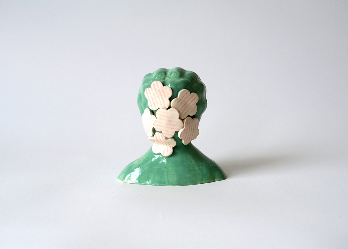 Hiding in the garden 2023 -
17cm