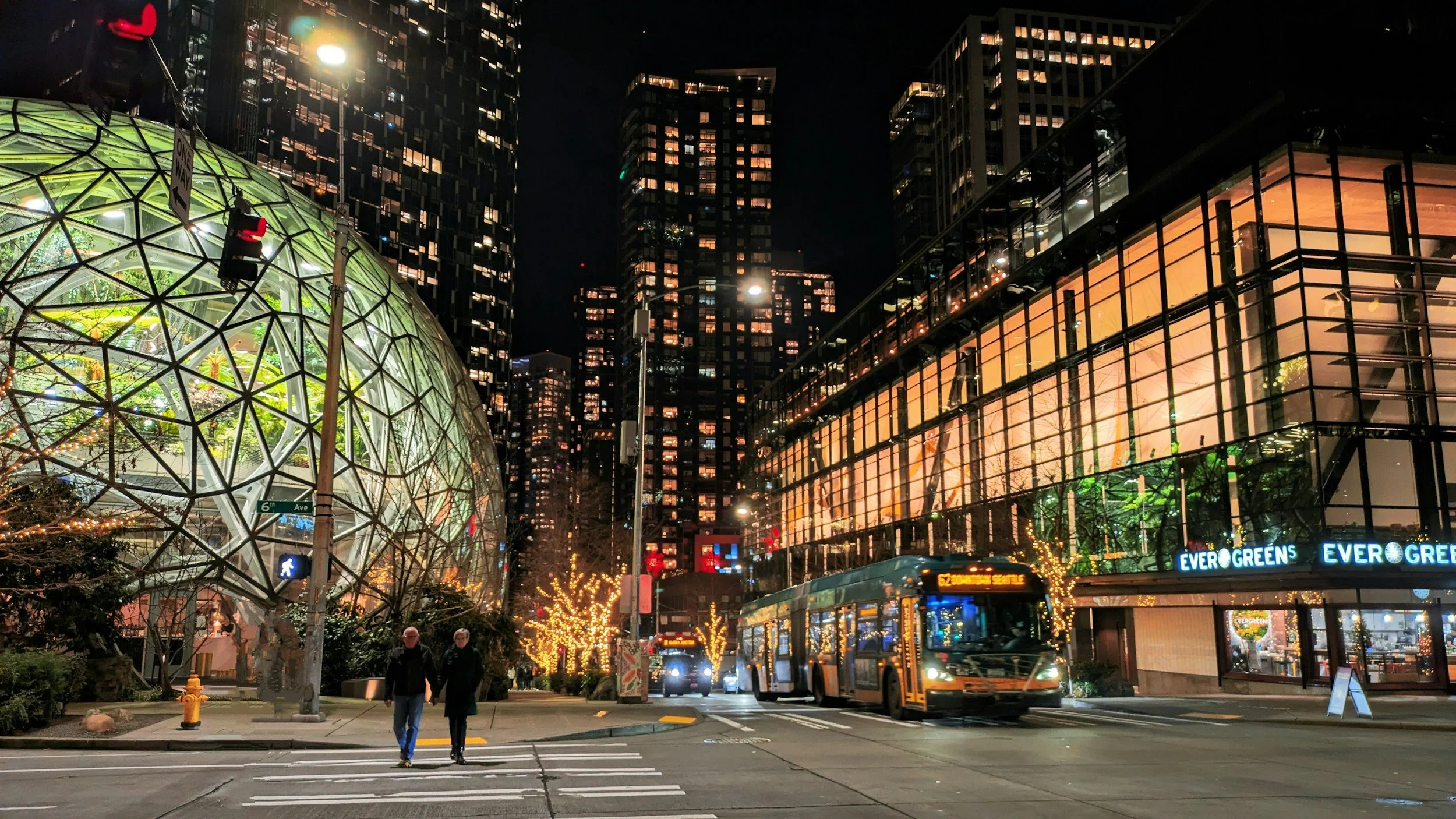 Seattle vs: Portland? Here’s What to Consider When Trying to Decide Between these Major Pacific Northwest Hot Spots