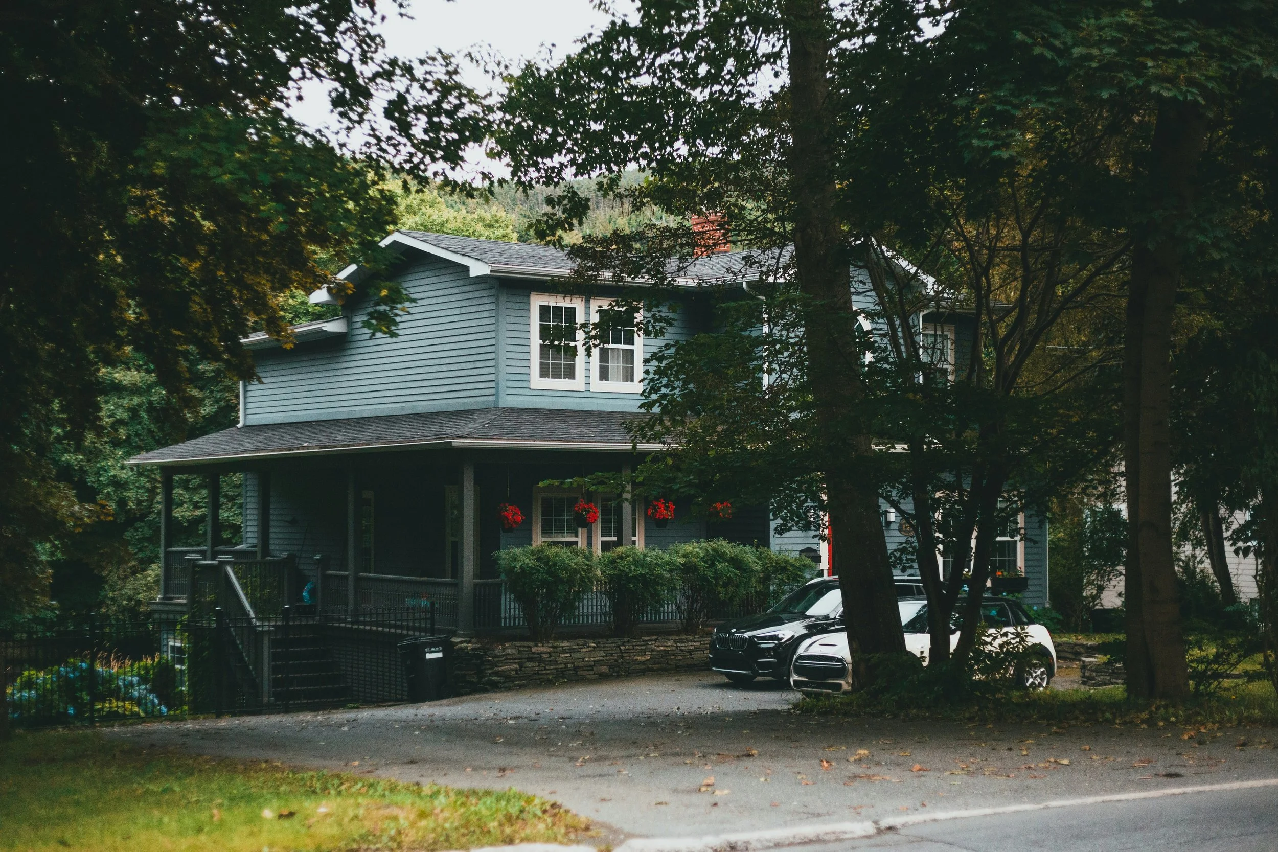 erik-mclean-JJUcWJ3t12c-unsplash.jpg