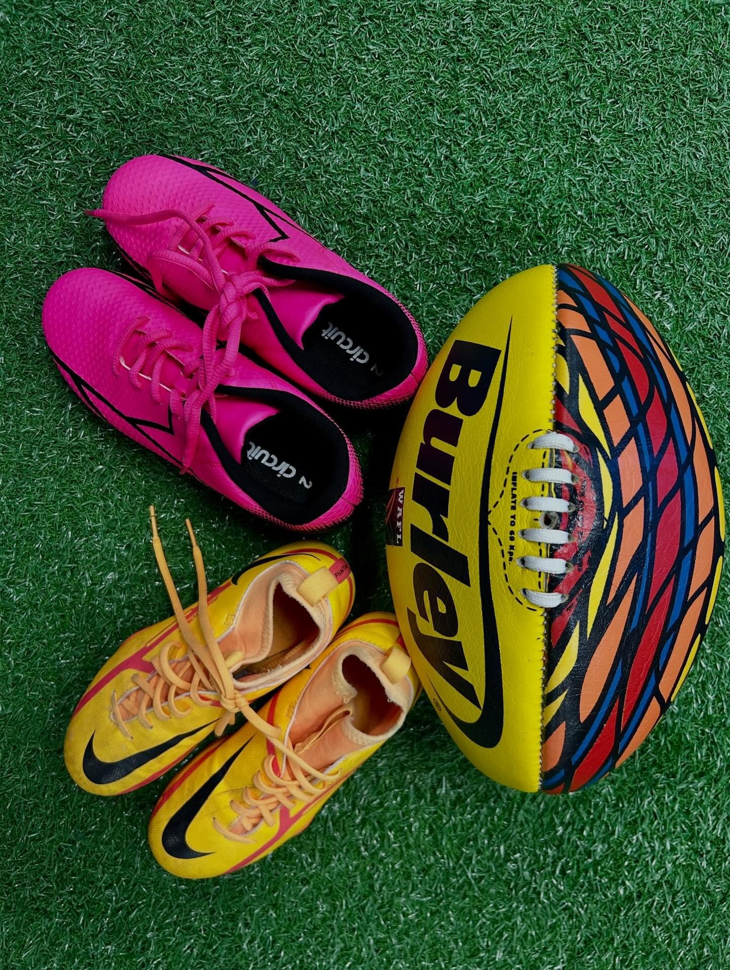 Calling all footy lovers 📣 We are in need of pre-loved footy boots and AFL balls (all sizes) that are no longer in need! 👍🏼 With winter sports season just around the corner now is the time to check out what equipment you have that is gathering dus