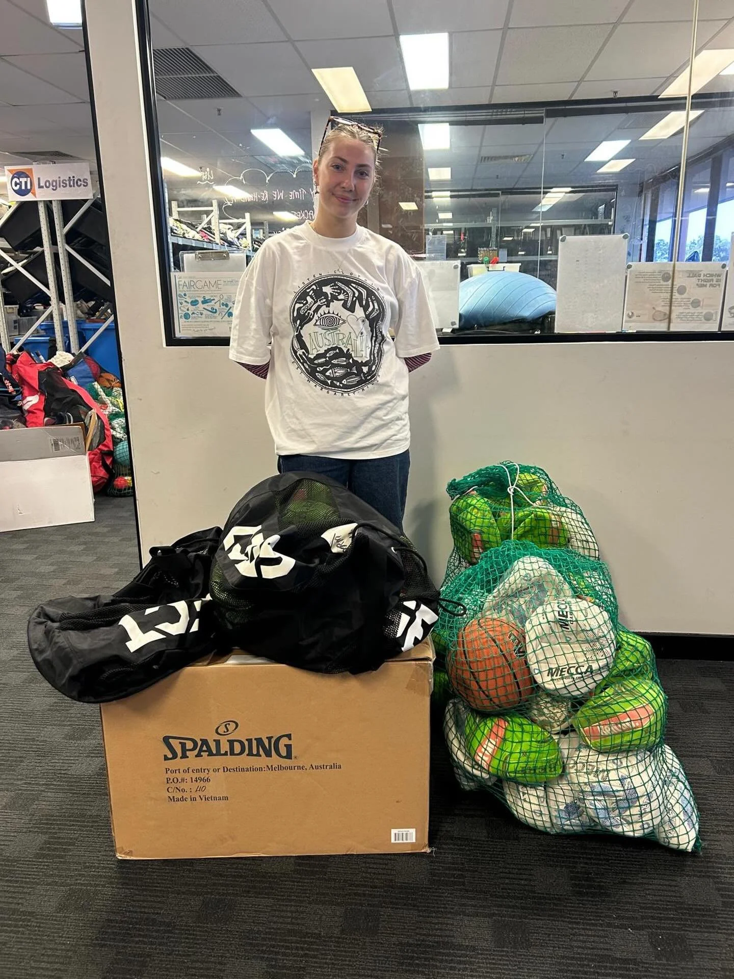 A big thank you to Hannah and the team at @stormnetballclub_pna for another amazing haul of donations! 💪🏽 This pre-loved sports equipment will go towards supporting those in need to play the sports they love as part of our Equip for Sport program ?