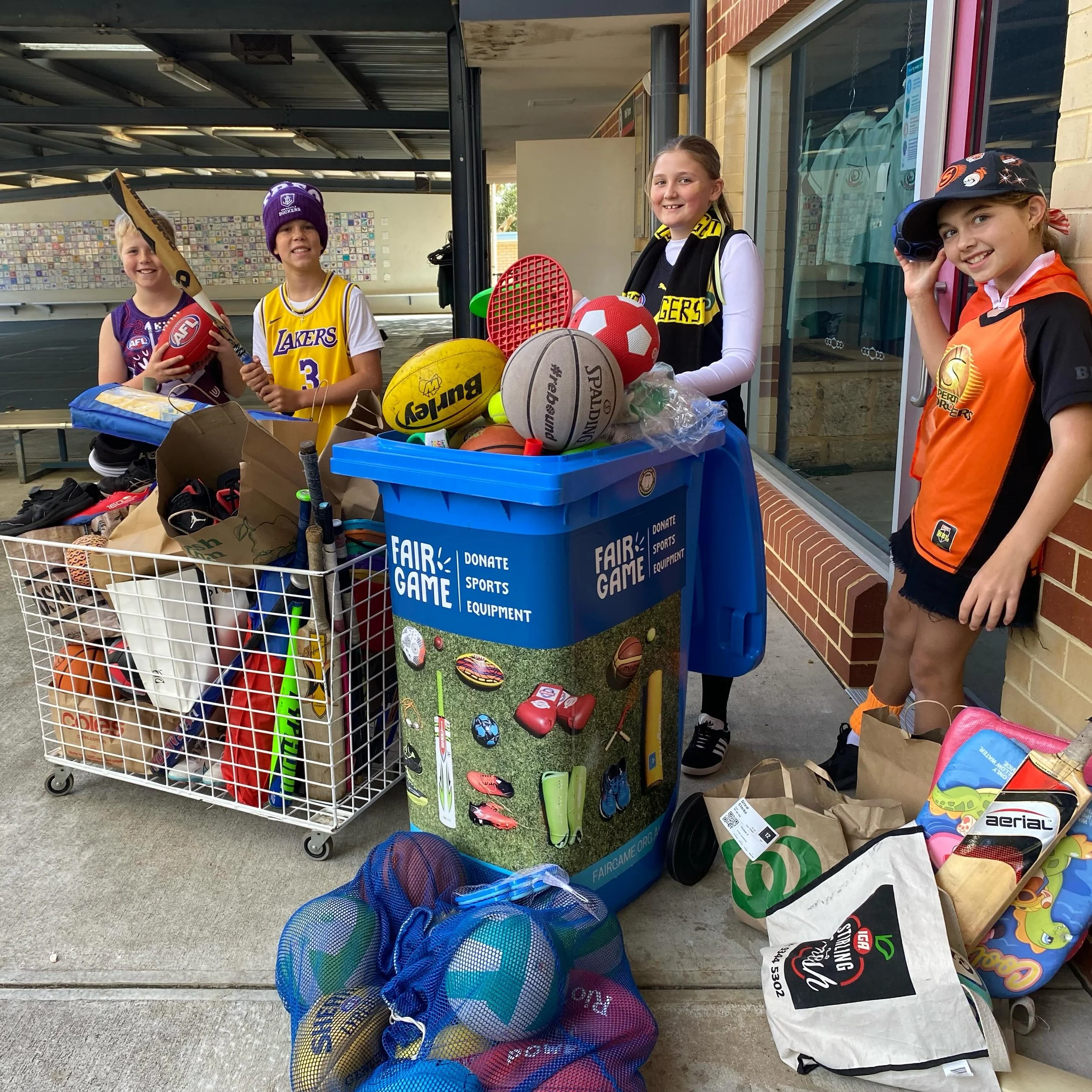 Wow wow wow 🤩 A huge thank you to the staff and students at @liwara.catholic.primary for hosting a Be a Sporting Hero Free Dress Day! 🦸🏽&zwj;♂️ The school community came together to dress up as their favourite sporting hero and donate a piece of p