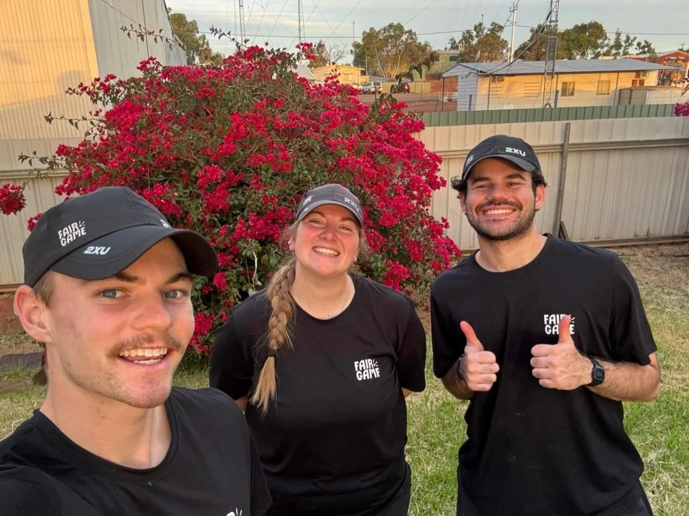 Mid West is best! 🌅 These legends are in the beautiful outback running our Healthy Communities and Game On! programs in Cue and Meekatharra! 💪🏽 They have enjoyed making healthy burgers with local youth as part of a community cook up 😋 with other 