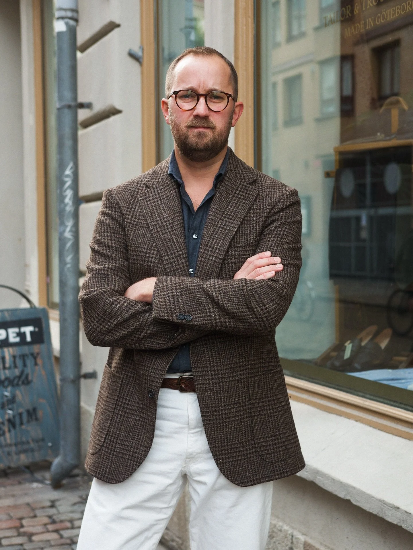 A demonstration of what we do best here at our store on Tredje L&aring;nggatan. The perfect blend of sartorial MTM and quality denim from @goteborgmanufaktur - our idea is to create a one-stop shop where you are fully covered from work to weekend clo