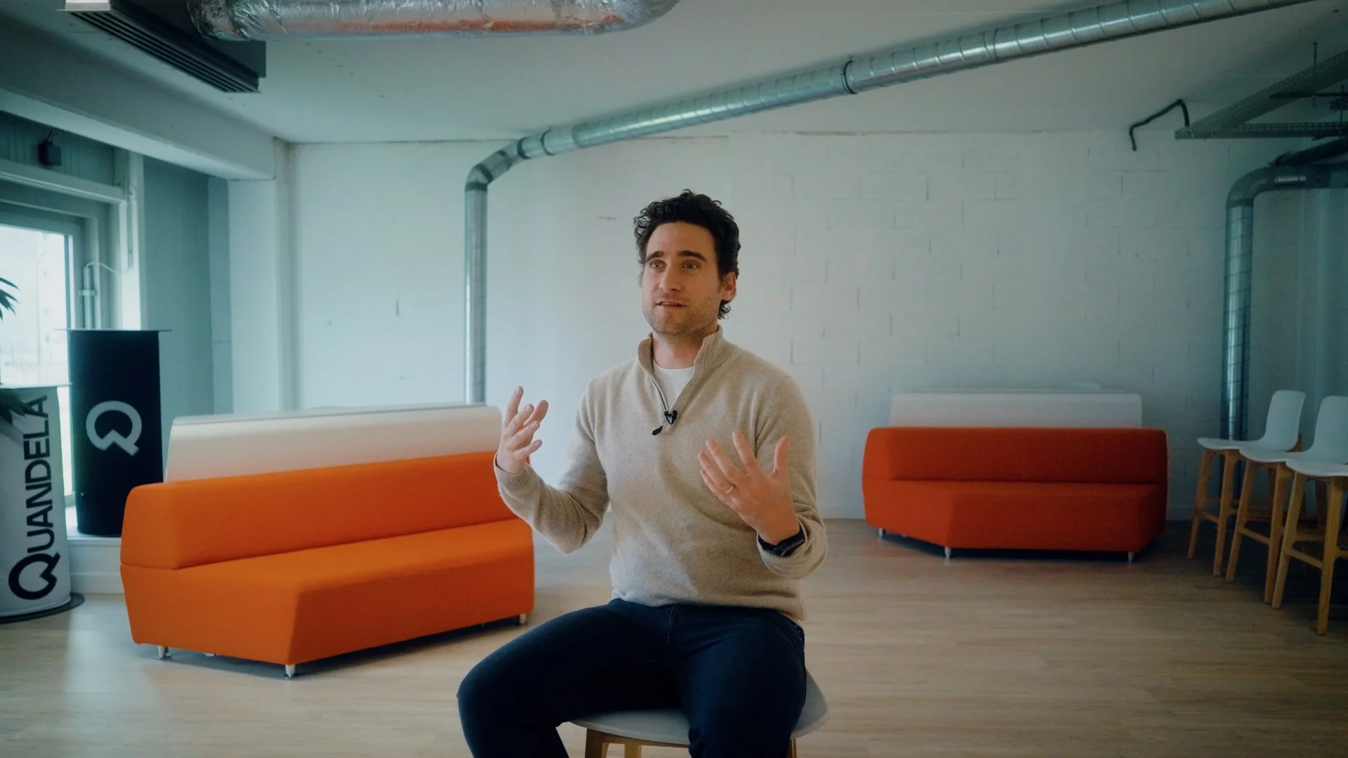 V03 SRT.00_00_33_01.Still006.jpg