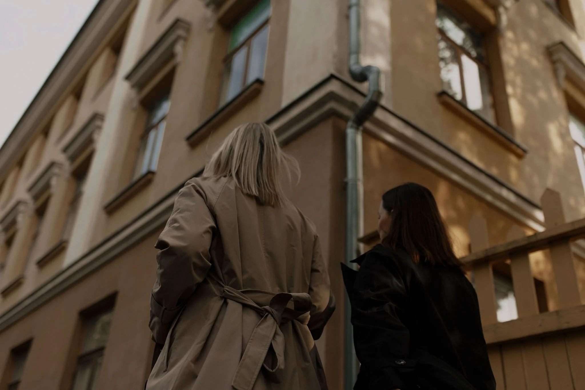 Asuntopapereilla voit tilata apua silloin kun sit&auml; tarvitset, tai vaihtoehtoisesti valita kuukausiasiakkuuden ja saada t&auml;ysin r&auml;&auml;t&auml;l&ouml;idyn palvelun omiin tarpeisiisi. 

Joustavaa assistentti -ja asiantuntijapalvelua, juur