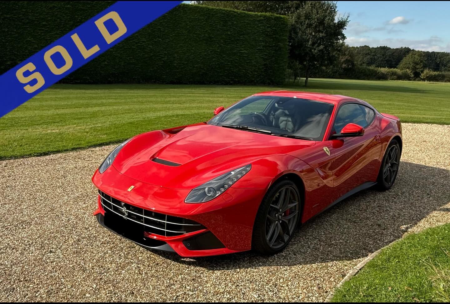 SOLD! 

A Rosso Corsa Ferrari F12 with an extensive carbon fibre trim, including cup wheels, dashboard and sills. Sold before reaching the market!

-
#sold #forzaferrari #f12 #ferrari #ferrarif12 #trofeo #carbonfibre #cup #rossocorsa #trofeocars