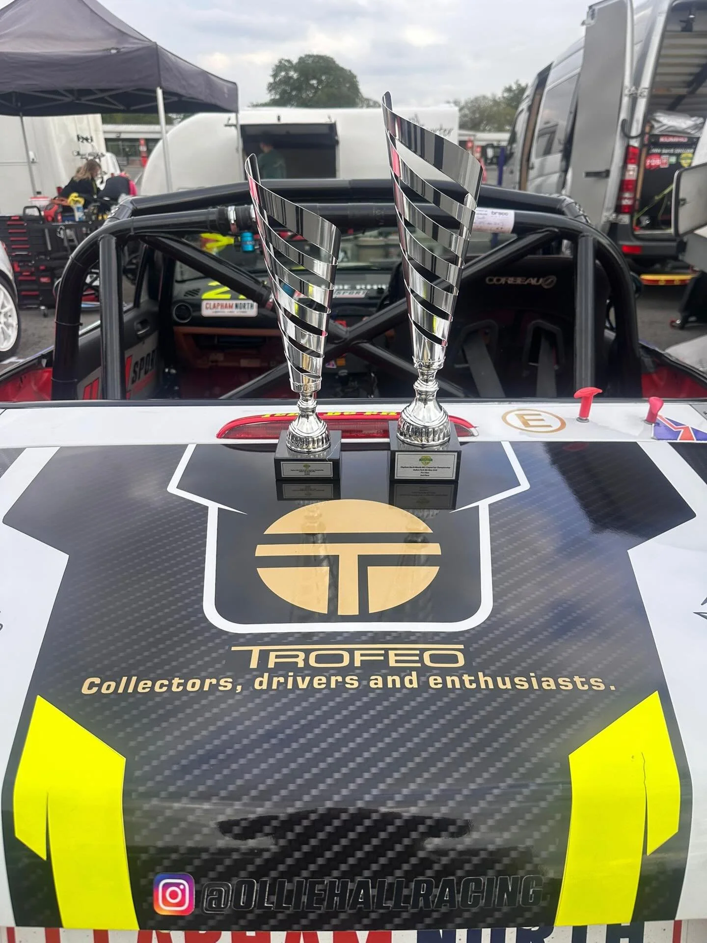 A double podium for Ollie Hall at Oulton Park in the MX-5 Supercup!

A great weekend for Ollie and his team!

-
#podium #mx5 #raceweekend #mx5supercup #champagne