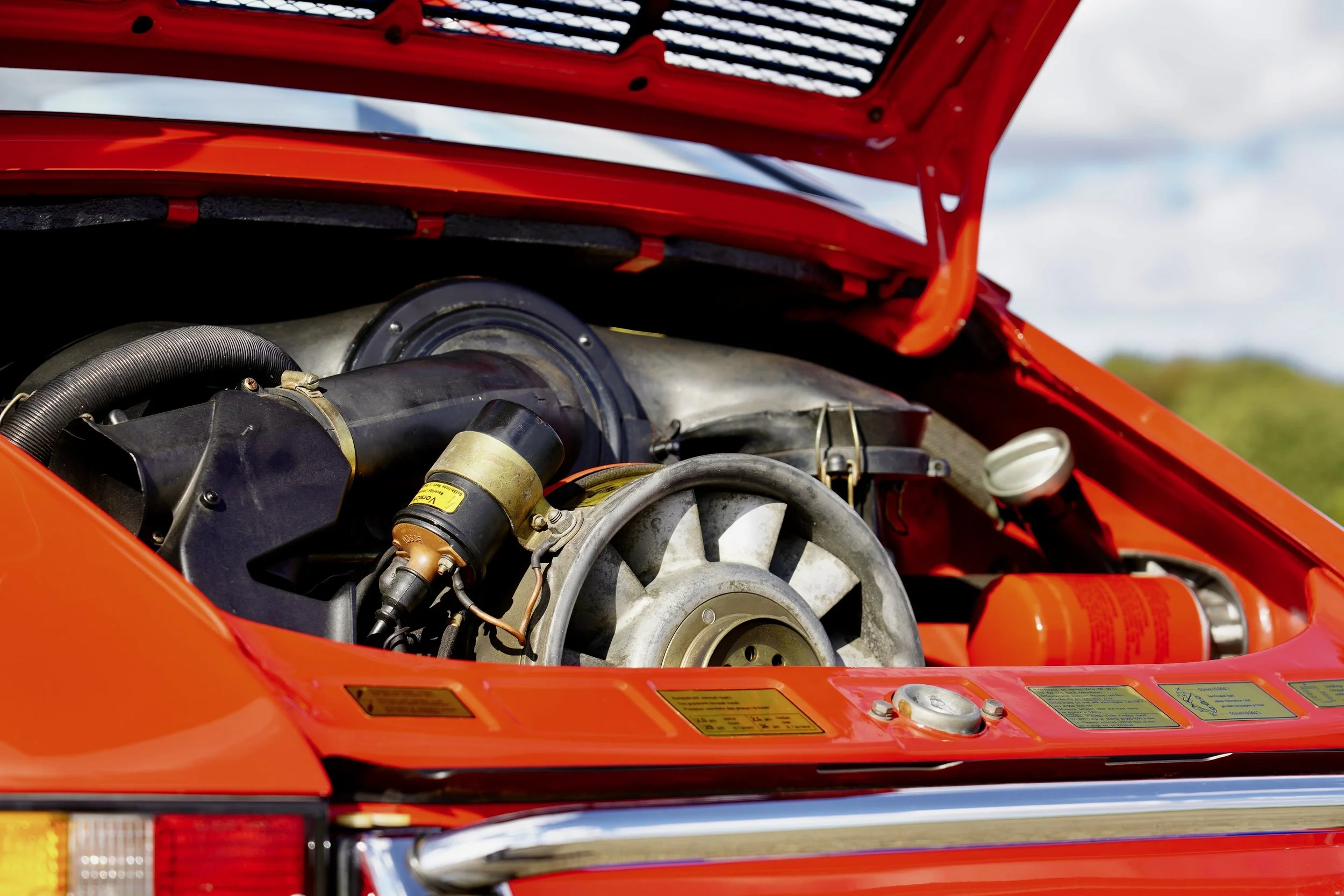 18. 2.7 RS - Engine 2.JPG