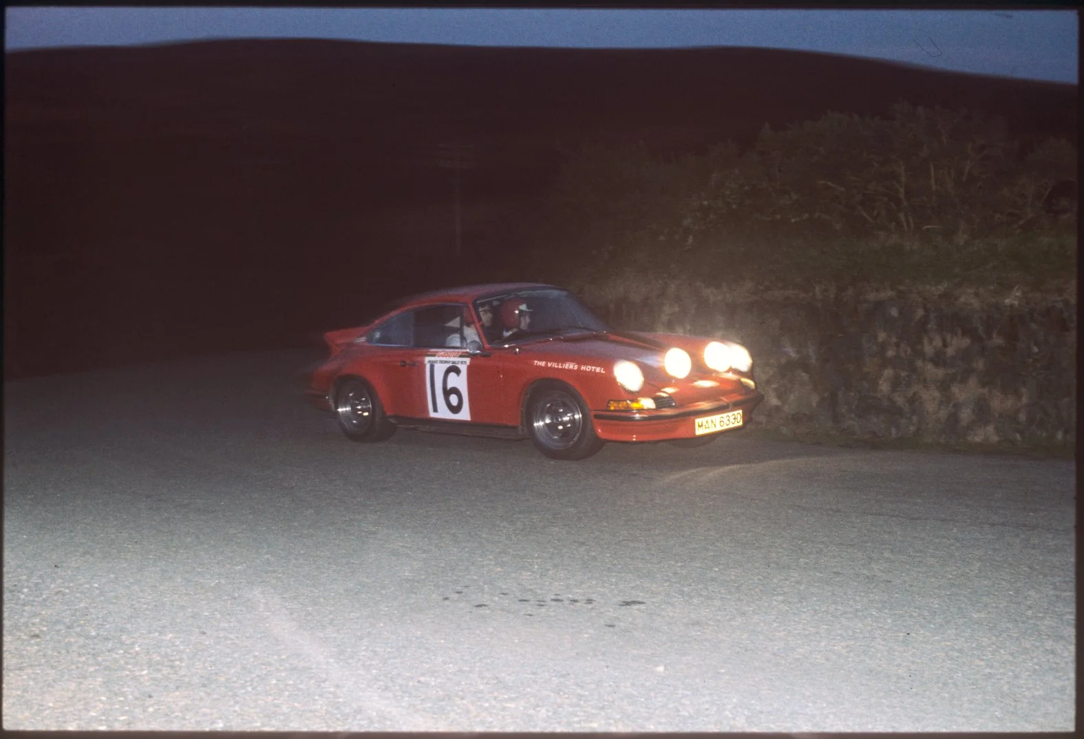 23. 2.7 RS - Image073.jpg