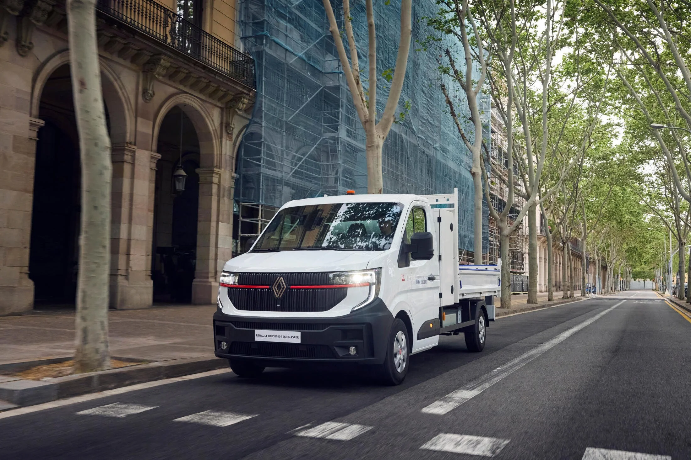 Renault Trucks E-Tech Master Elektro-Transporter für nachhaltige Logistik, Lieferverkehr und gewerbliche Einsätze im urbanen Umfeld.