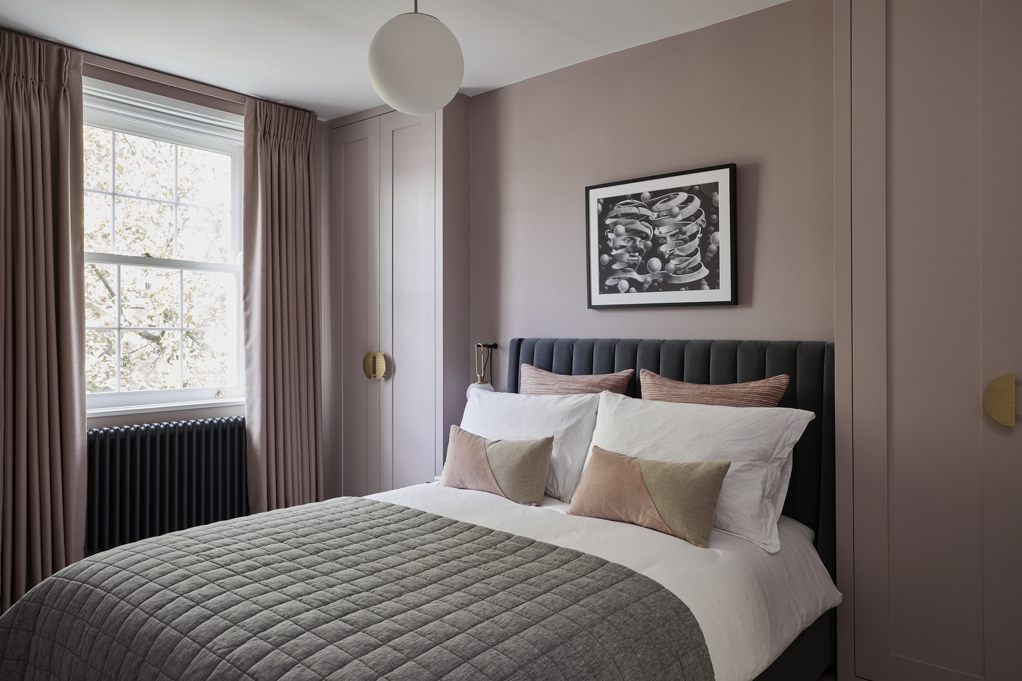 Bhavin-Taylor-Design---Oval-Apartment-Guest-Bedroom-1.jpg