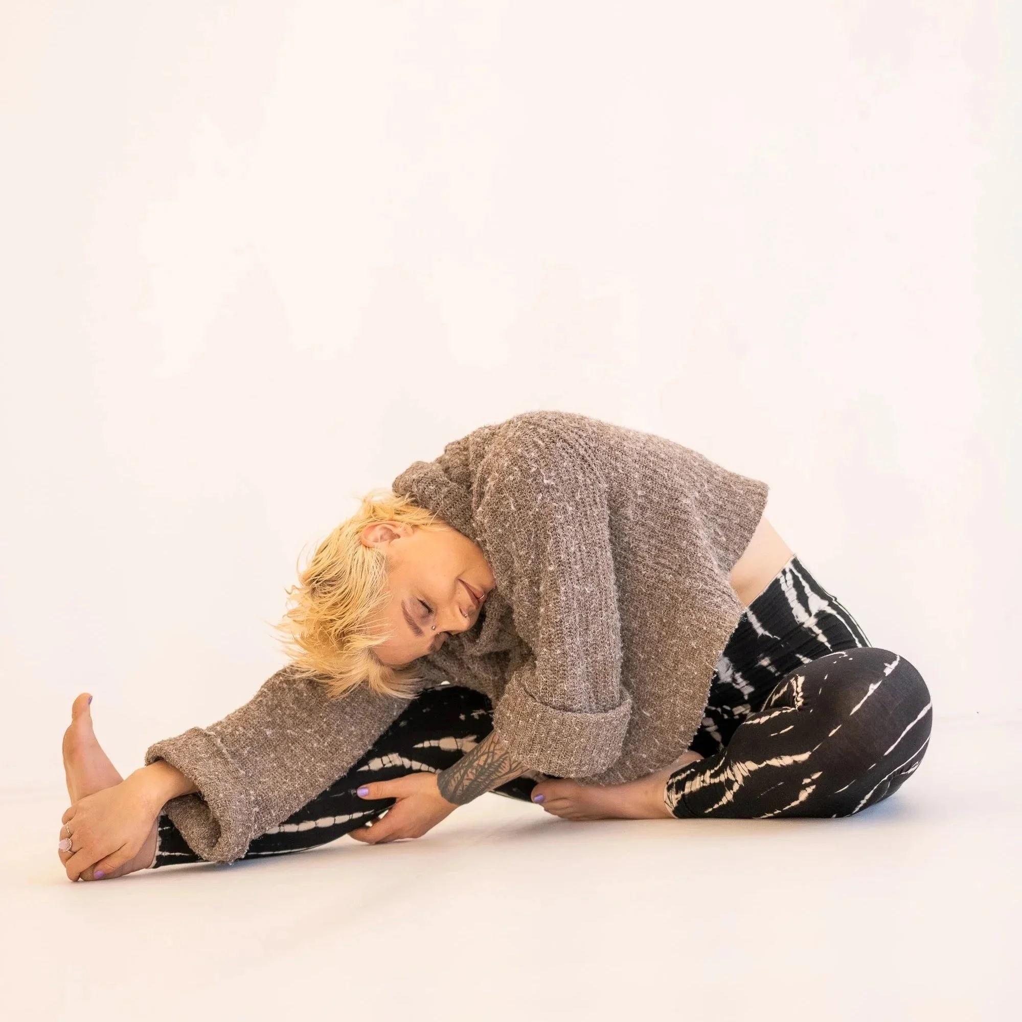 Flow & Feel: Sacral Chakra (Svadisthana) Trauma-Sensitive Yoga Nidra