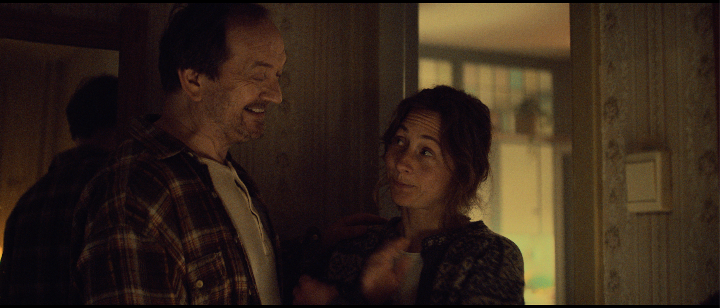Gard B. Eidsvoll og Thea Borring Lande i Troll2, screenshot. Regi Roar Uthaug, prod Netflix/Motion Blur