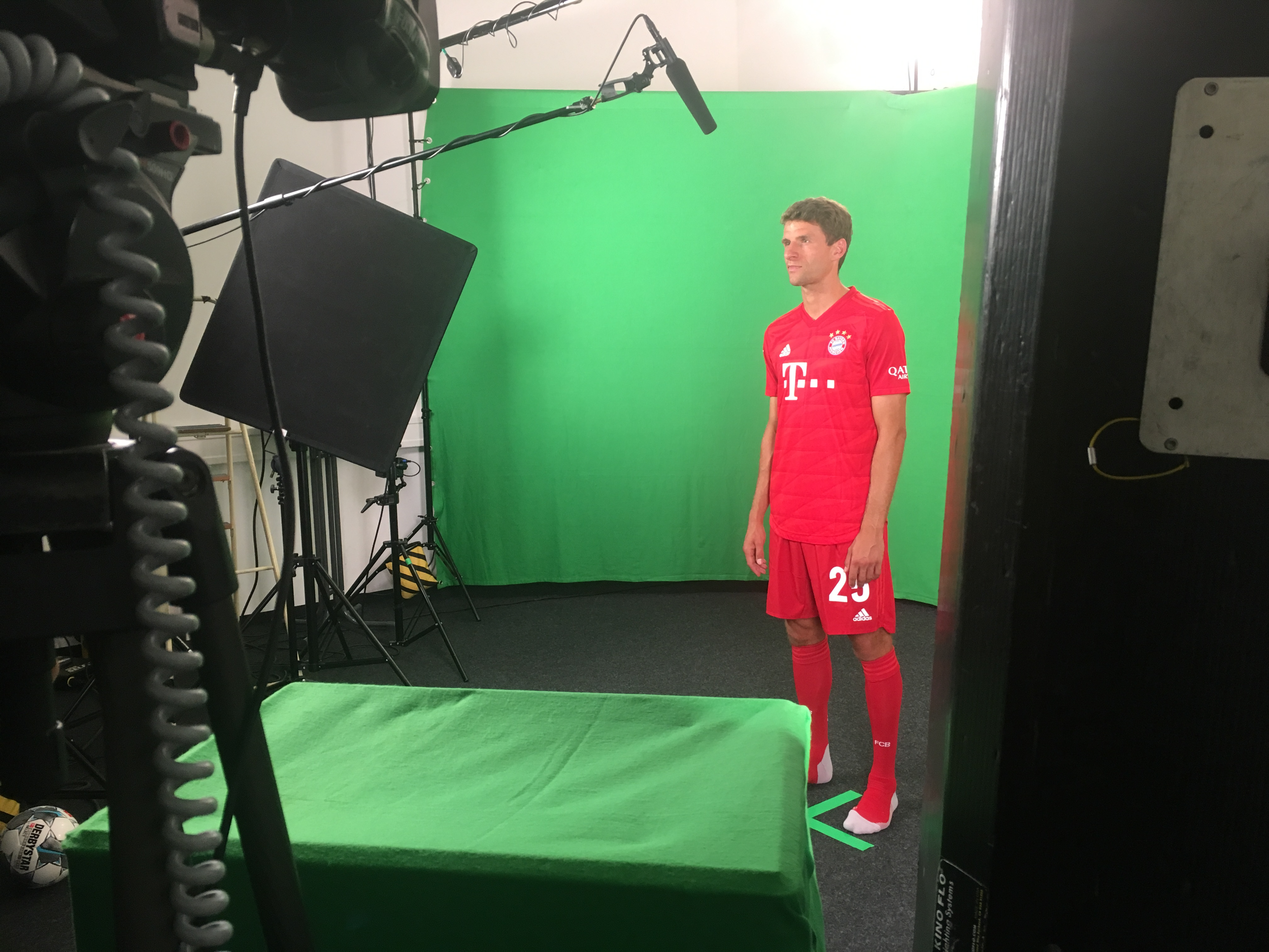 DFL_Mediadays_Thomas_Mueller_Set.png