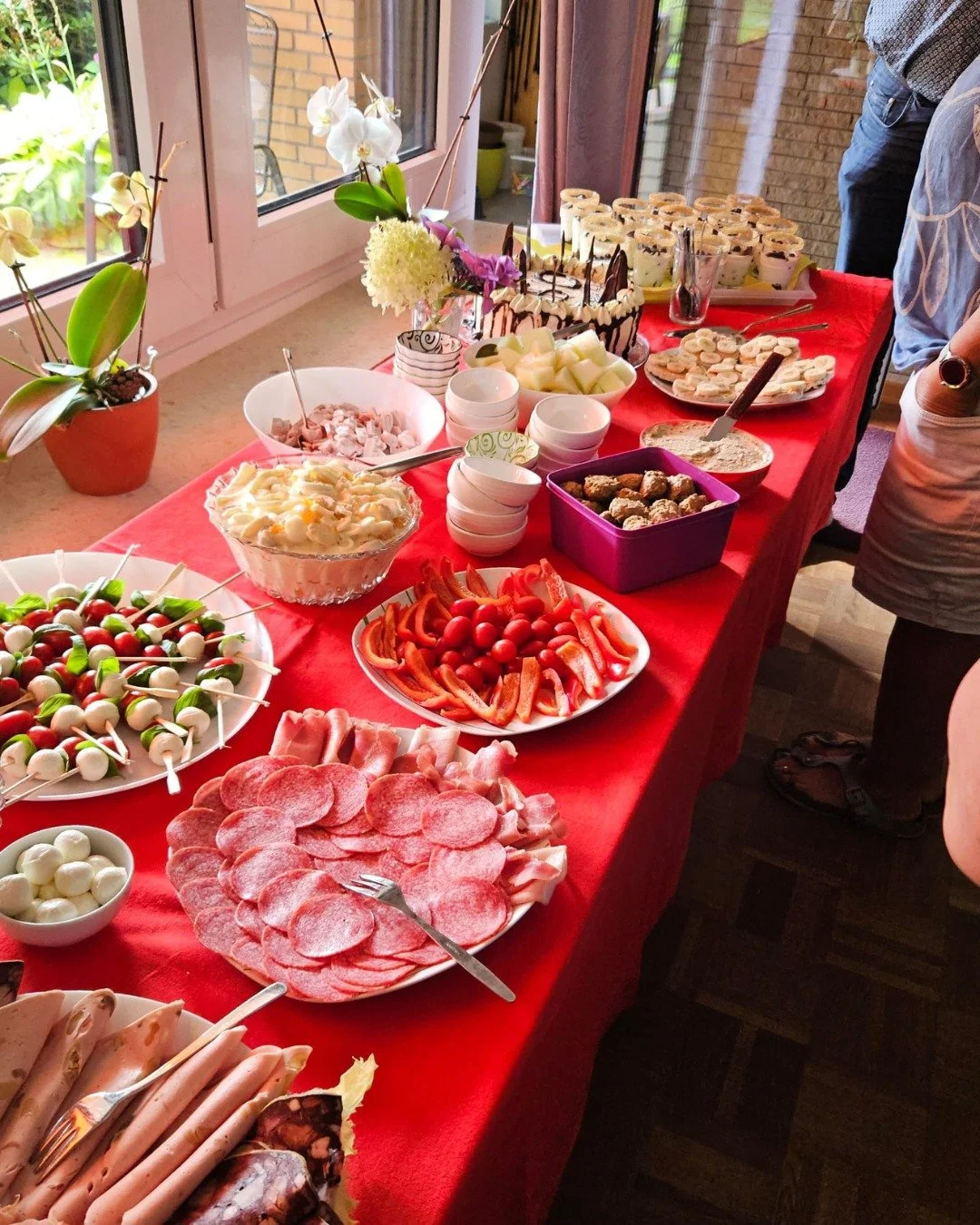 Rückblick auf den Sommerurlaub 2025 - Teil 2/3 📸 Was haben die Bewohner im Heidehort eigentlich während ihres Urlaubs unternommen und erlebt?
Gemeinsam ausgiebig frühstücken, zum Beispiel. Dabei wurde übrigens auch der 50.