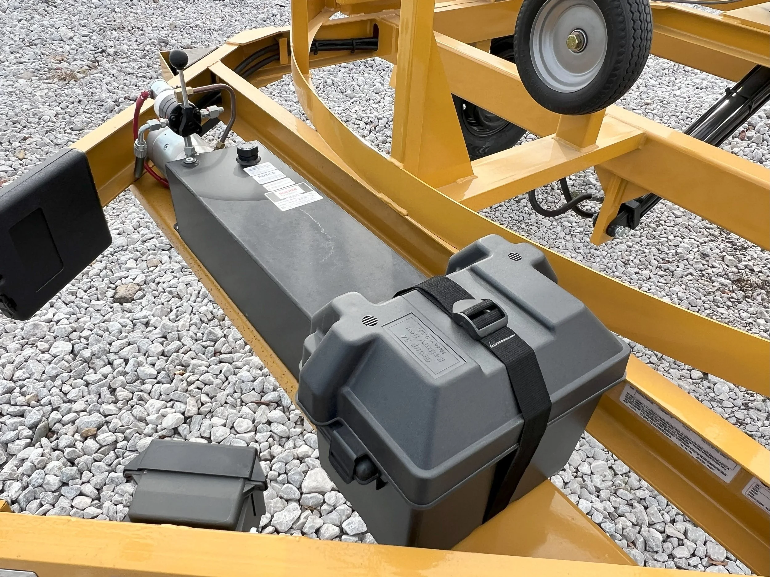 Single Reel Coil Pipe Trailer Carousel Lift Electric Over Hydraulic with 12 Volt Battery