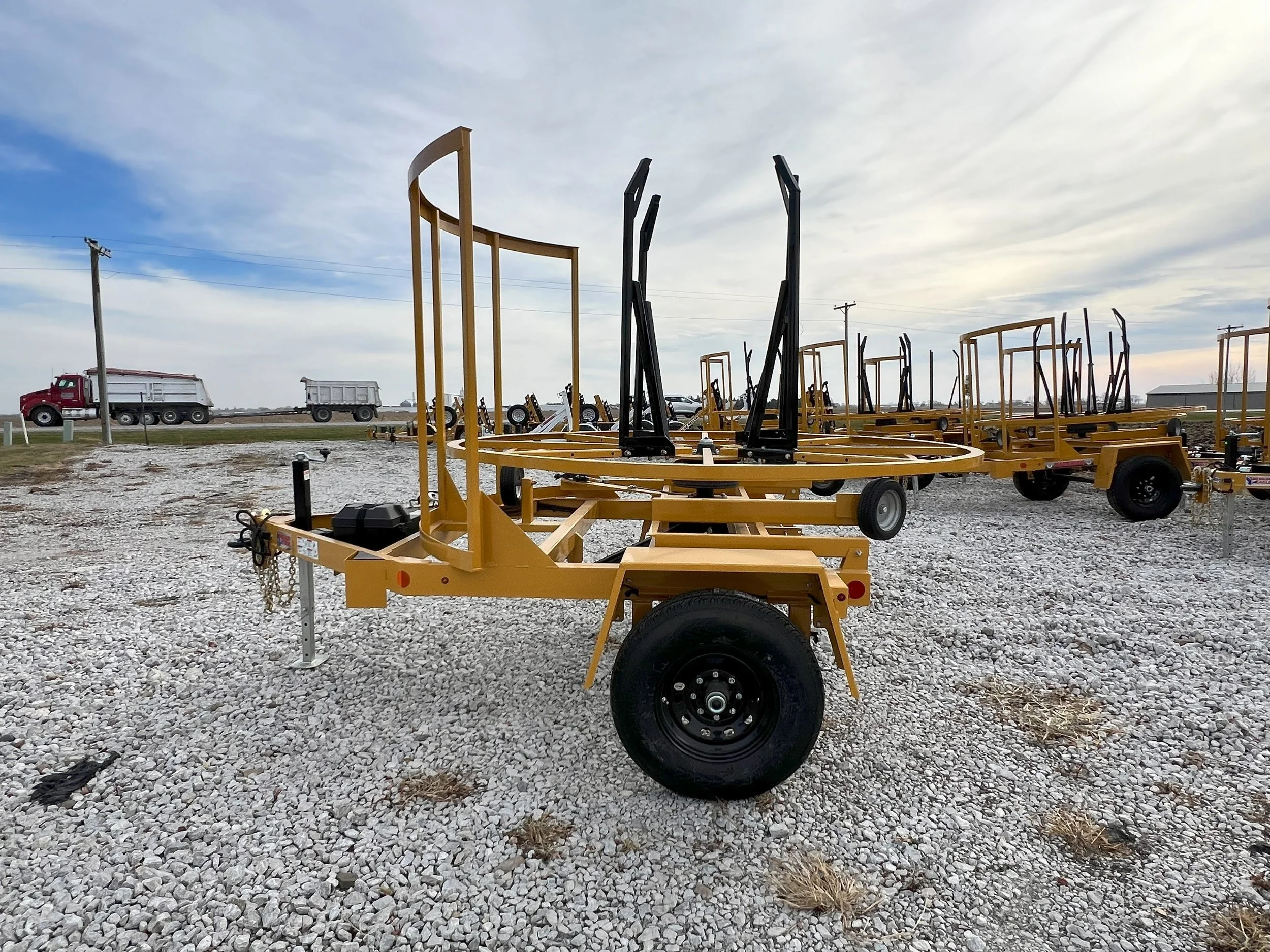 Single Reel Coil Pipe Trailer Side View