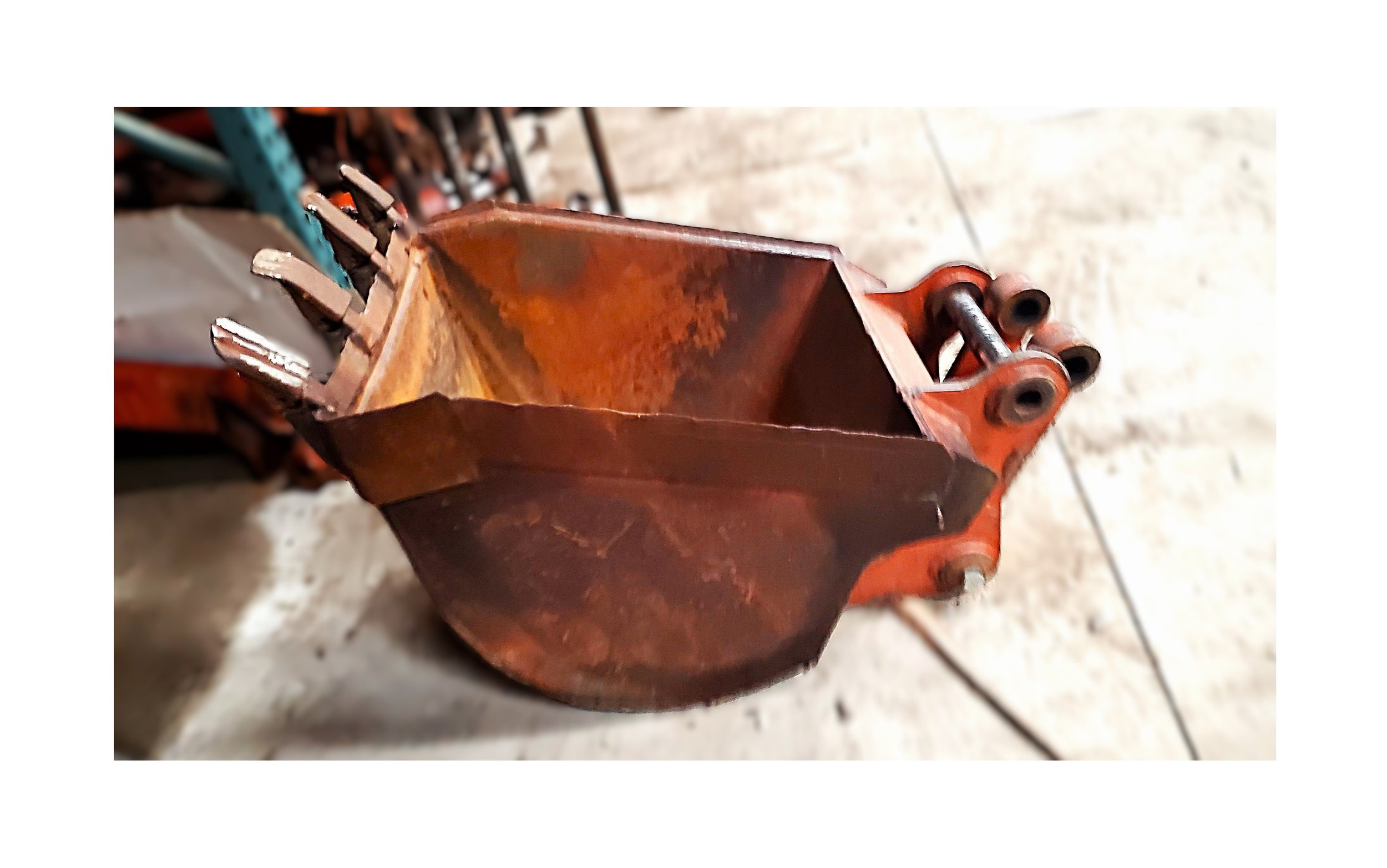Bucket_18in_2.jpg