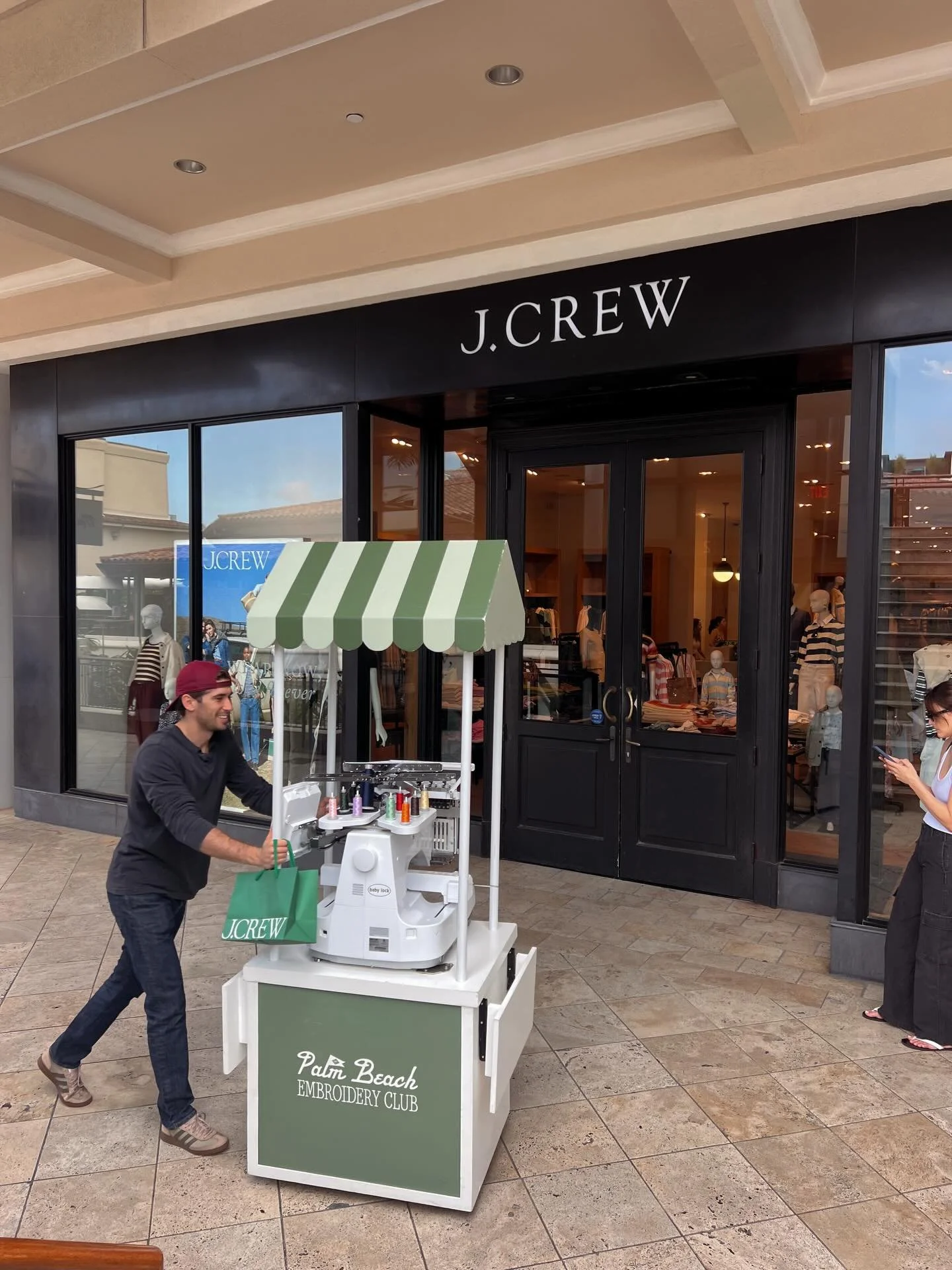 CORAL GABLES 

@jcrew 
@jcrew 
@jcrew