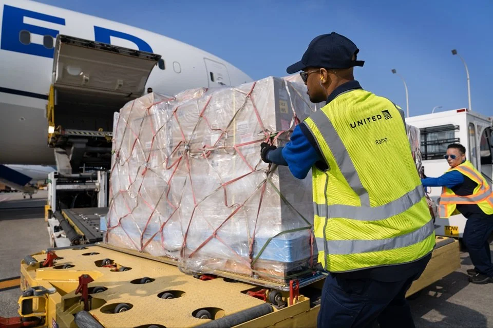 United-Cargo-loading-shipments-Photo-United-Airlines.jpg-FINAL.jpg