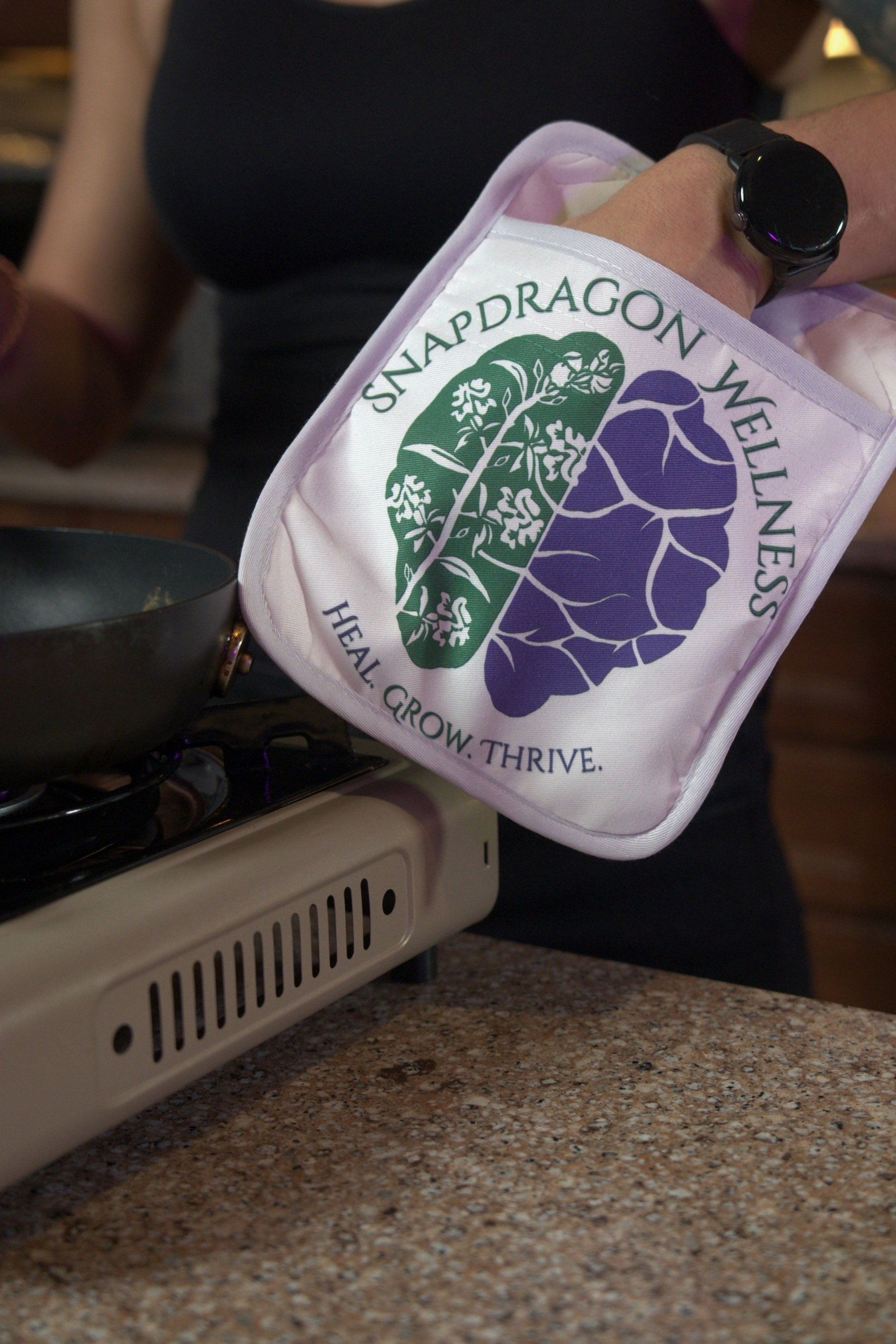 Snapdragon Wellness Pot Holder