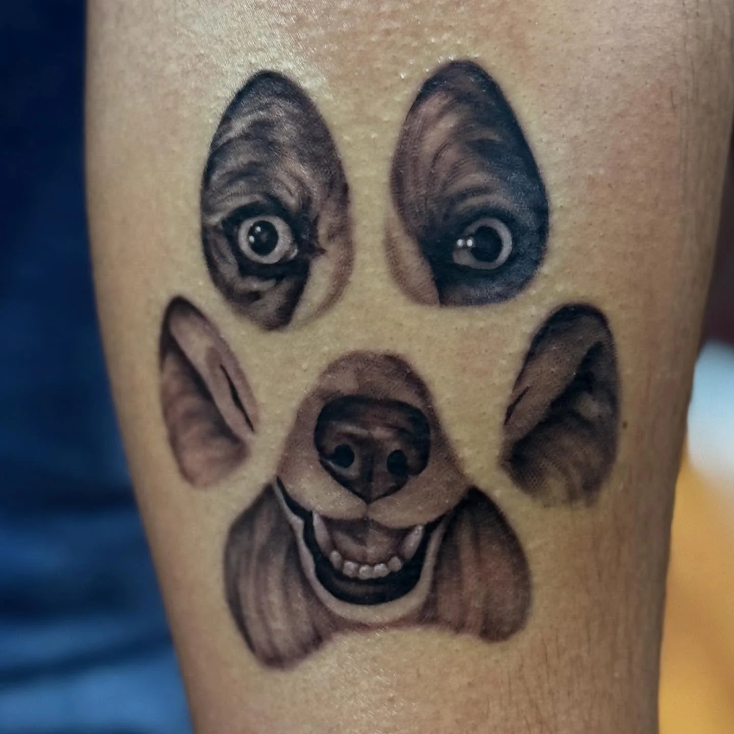🐾 
.
Booking for July 
.
📍 @electricpeachtattooco 
.
#tattoo #pettattoo #petportrait #petportraittattoo #pawtattoo #realism #murfreesboroartist #murfreesborotattoo #tattooartist #murfreesboro #downtownmurfreesboro