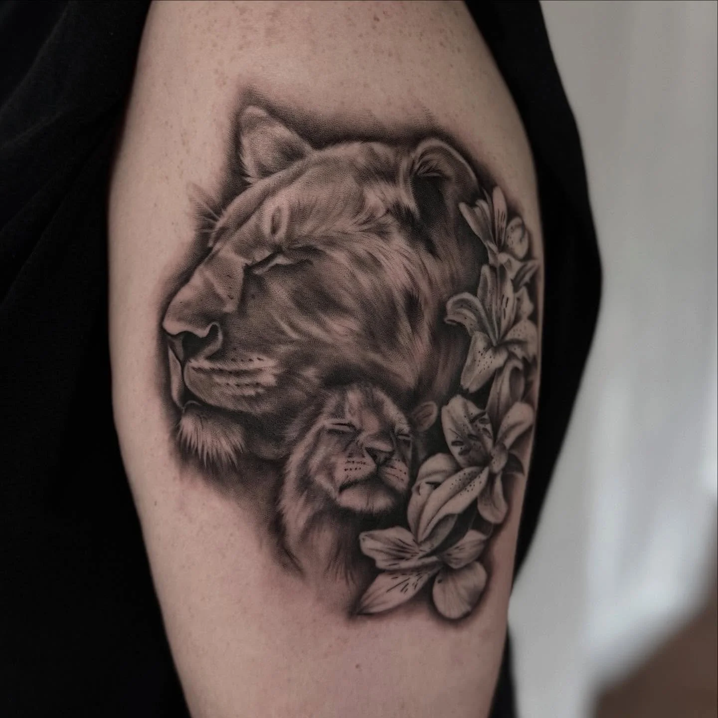 Lioness &amp; Cub 🤍 
.
Booking for June 
.
📍 @electricpeachtattooco 
.
#liontattoo #lion #tattoo #art #tattooartist #artist #realism #realism artist #murfreesborotattoo #murfreesboro #murfreesborotn #downtownmurfreesboro