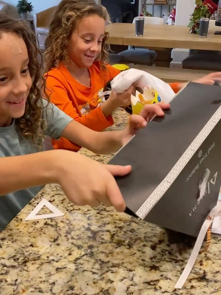 More than uniforms ✨🎁
When there is intention behind the work, it creates moments like these.
Here is to a season filled with joy.
Special thanks to @kusa_tb for trusting us to bring some holiday magic 🎄