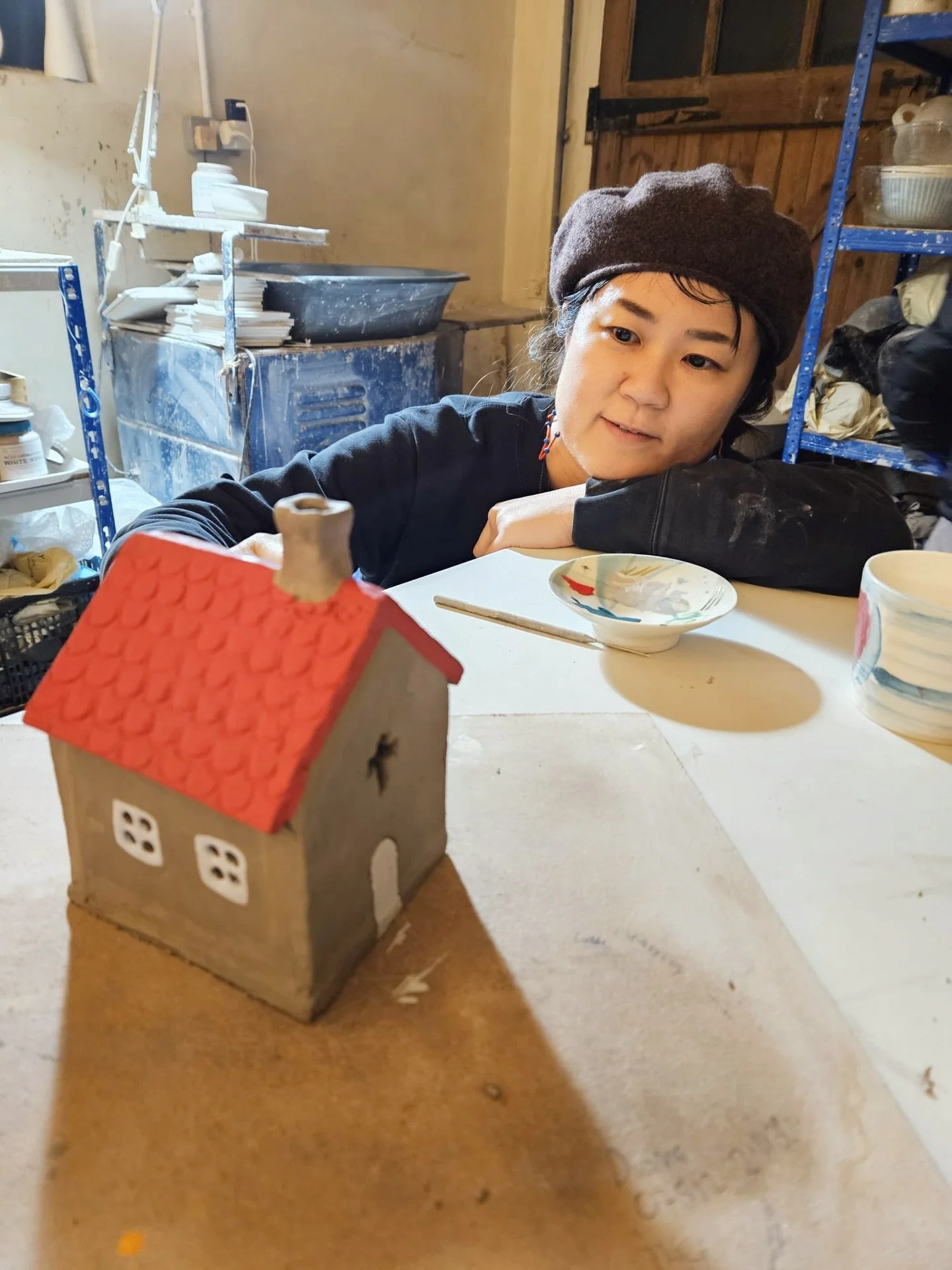 Finishing off Tea Light Houses in clay, everyone was really concentrating, so absorbing and a relaxing evening 🏠 
#tealighthouses #pottery #potteryhouses