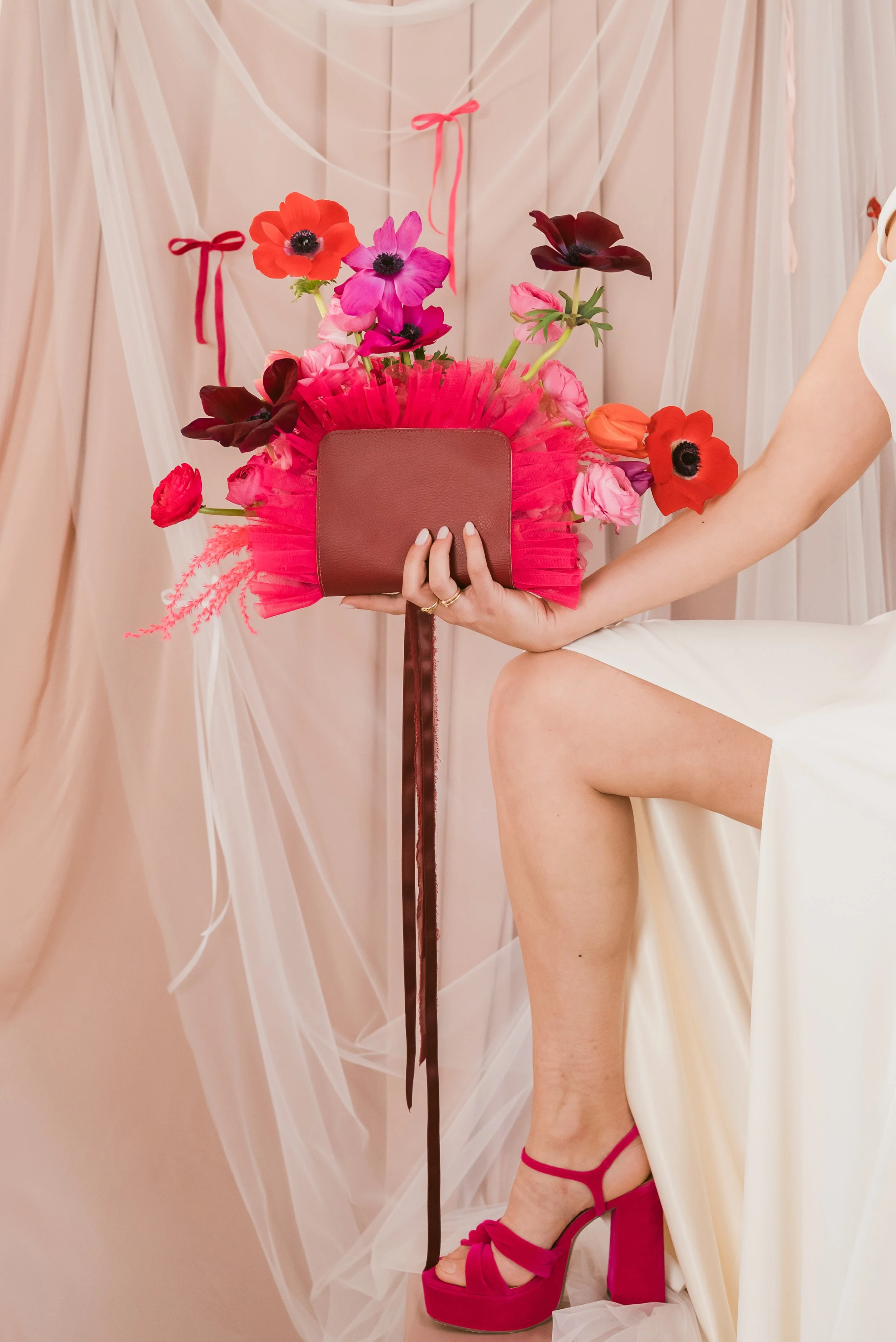 Robe_de_mariee_moderne_avec_fente